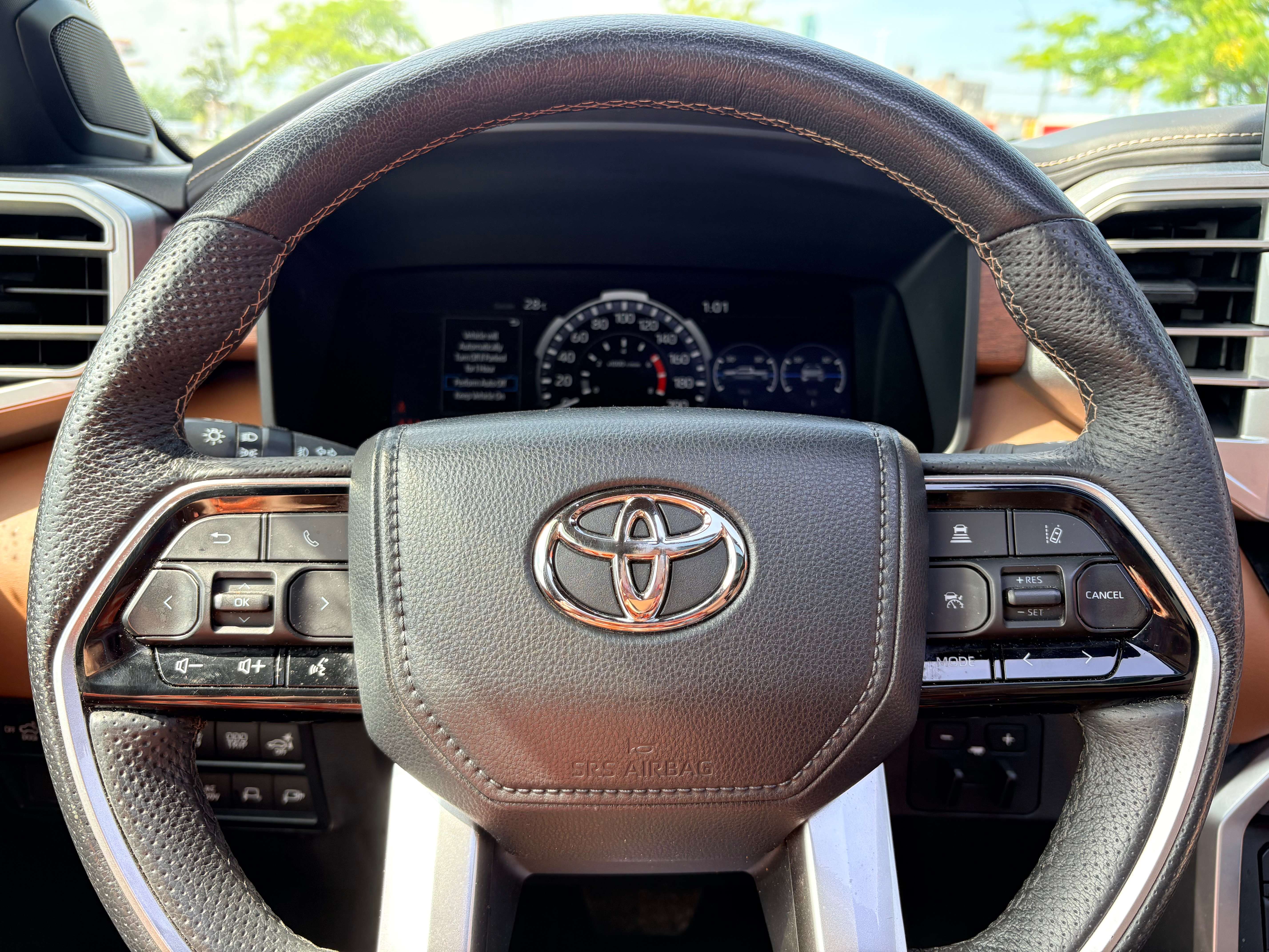 2022 Toyota Tundra CrewMax Crewmax Platinum 4x4 Leather Sunroof Back Up Cam photo 3