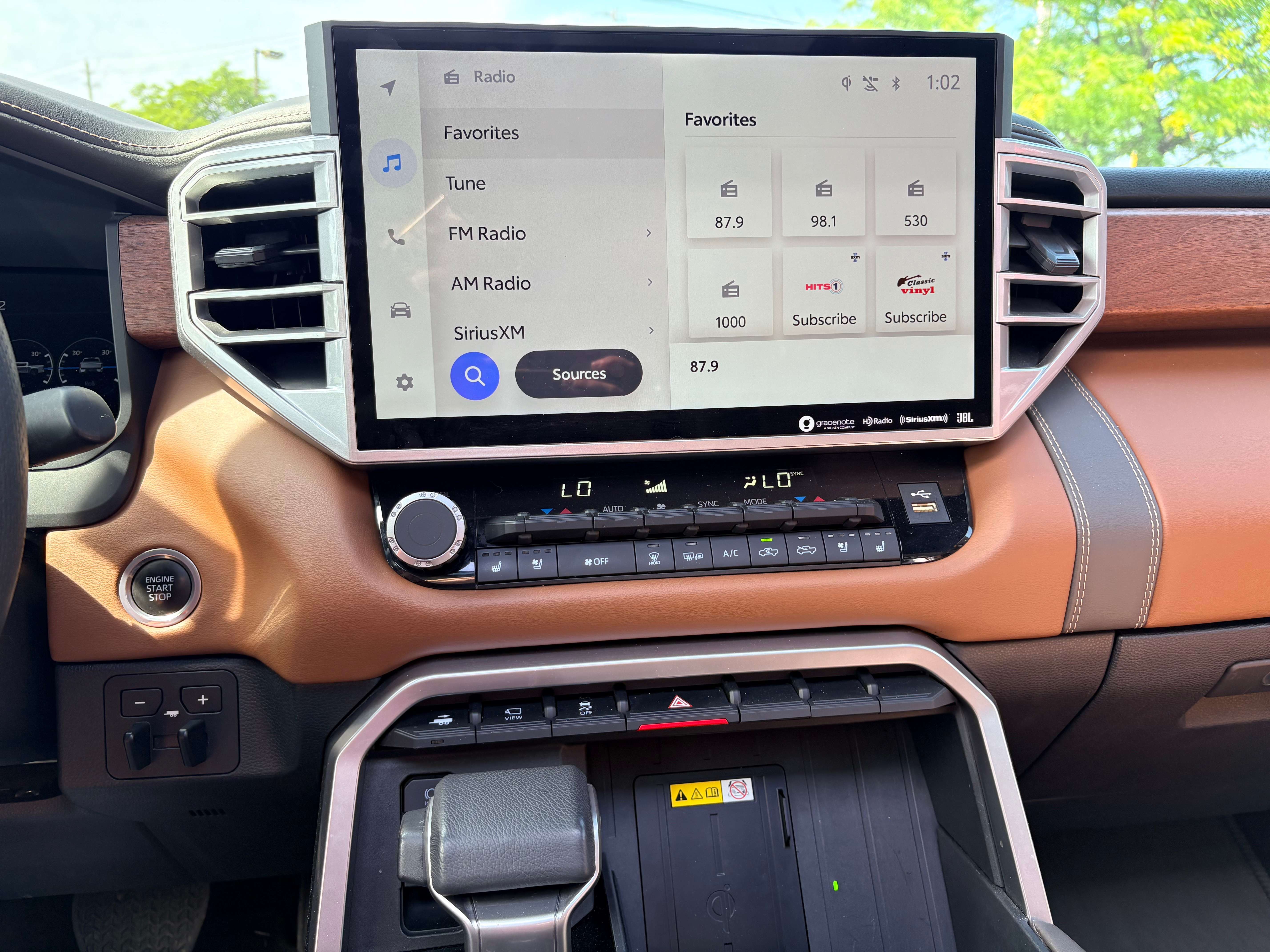 2022 Toyota Tundra CrewMax Crewmax Platinum 4x4 Leather Sunroof Back Up Cam photo 4