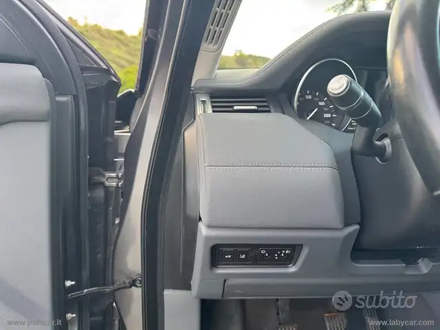Land Rover Range Rover Evoque view 11