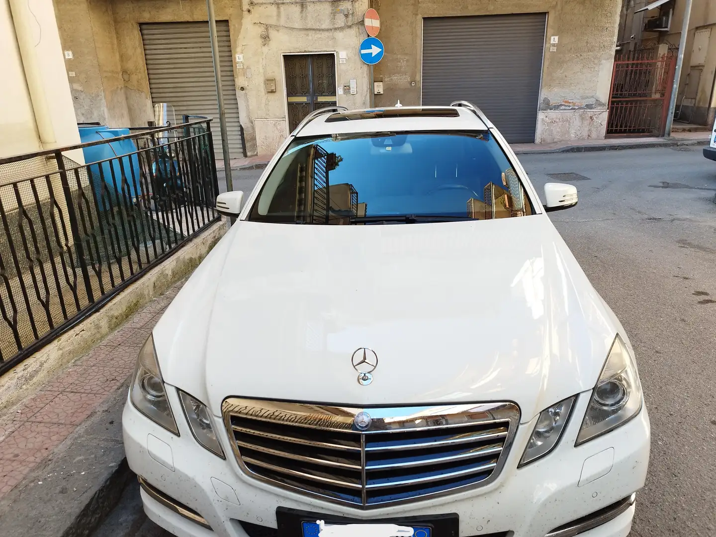 Mercedes-Benz E 220 Classe E - W212 SW SW cdi be Executive bijela - 1