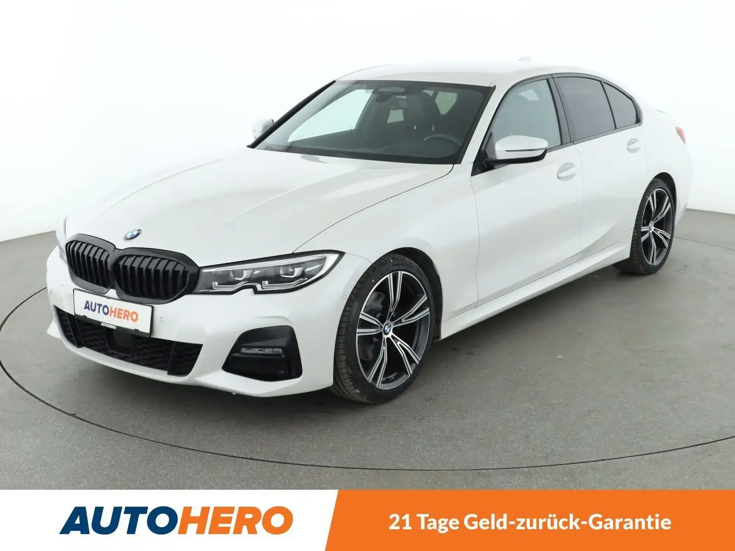 BMW 320 320d M Sport Aut.*NAVI*LED*ACC*HUD*CAM*PDC* White - 1