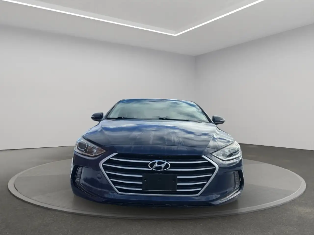 Hyundai ELANTRA снимка Hyundai ELANTRA