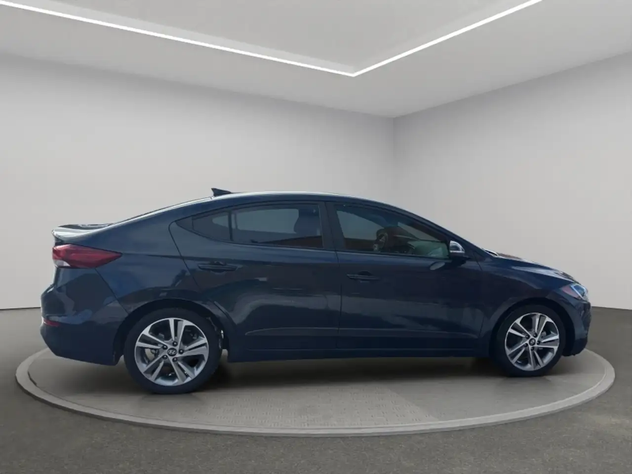 Hyundai ELANTRA снимка Hyundai ELANTRA