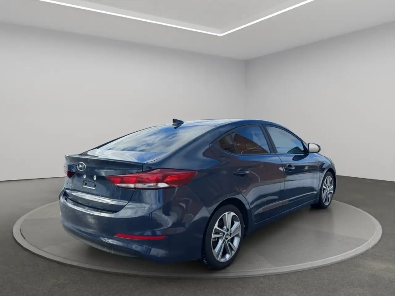 Hyundai ELANTRA снимка Hyundai ELANTRA