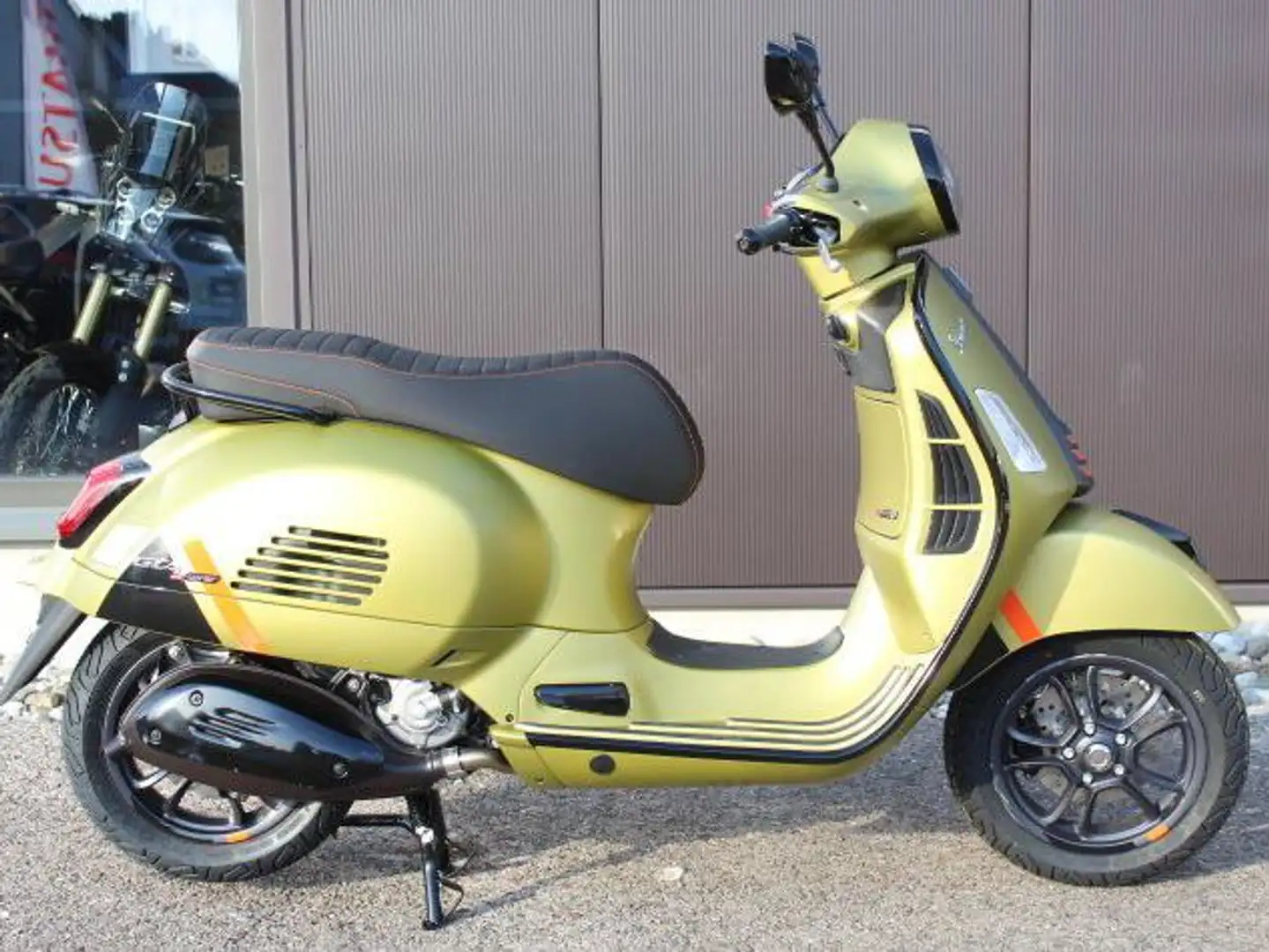 Vespa GTS Super Sport 300 Modell 2023 *sofort auf Lager* Grün - 2