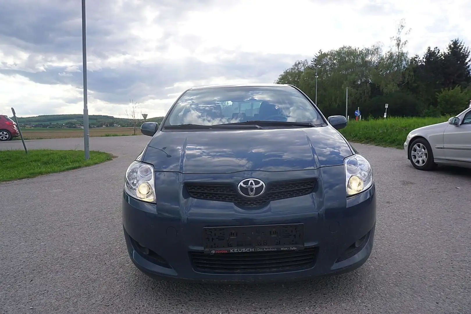 Toyota Auris 1,4 D-4D 90 High Blau - 1