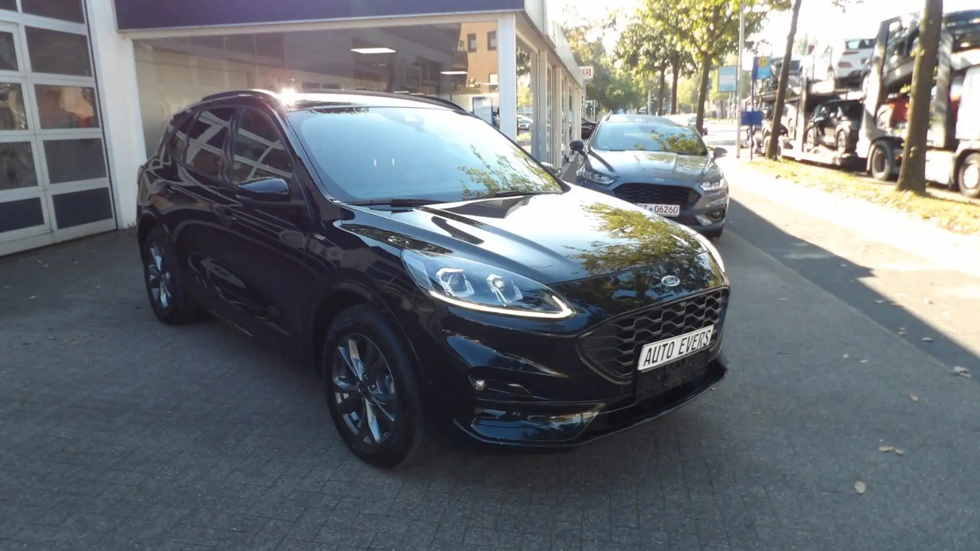 Ford Kuga ST-Line X*Navi*LED*AHK*Automatik Schwarz - 1