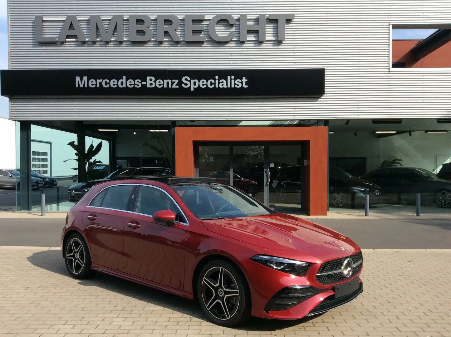 Mercedes-Benz A 200 A 200 7G-DCT AMG Line* PANO* 360° * HEAD-UP*DAB Rouge - 1