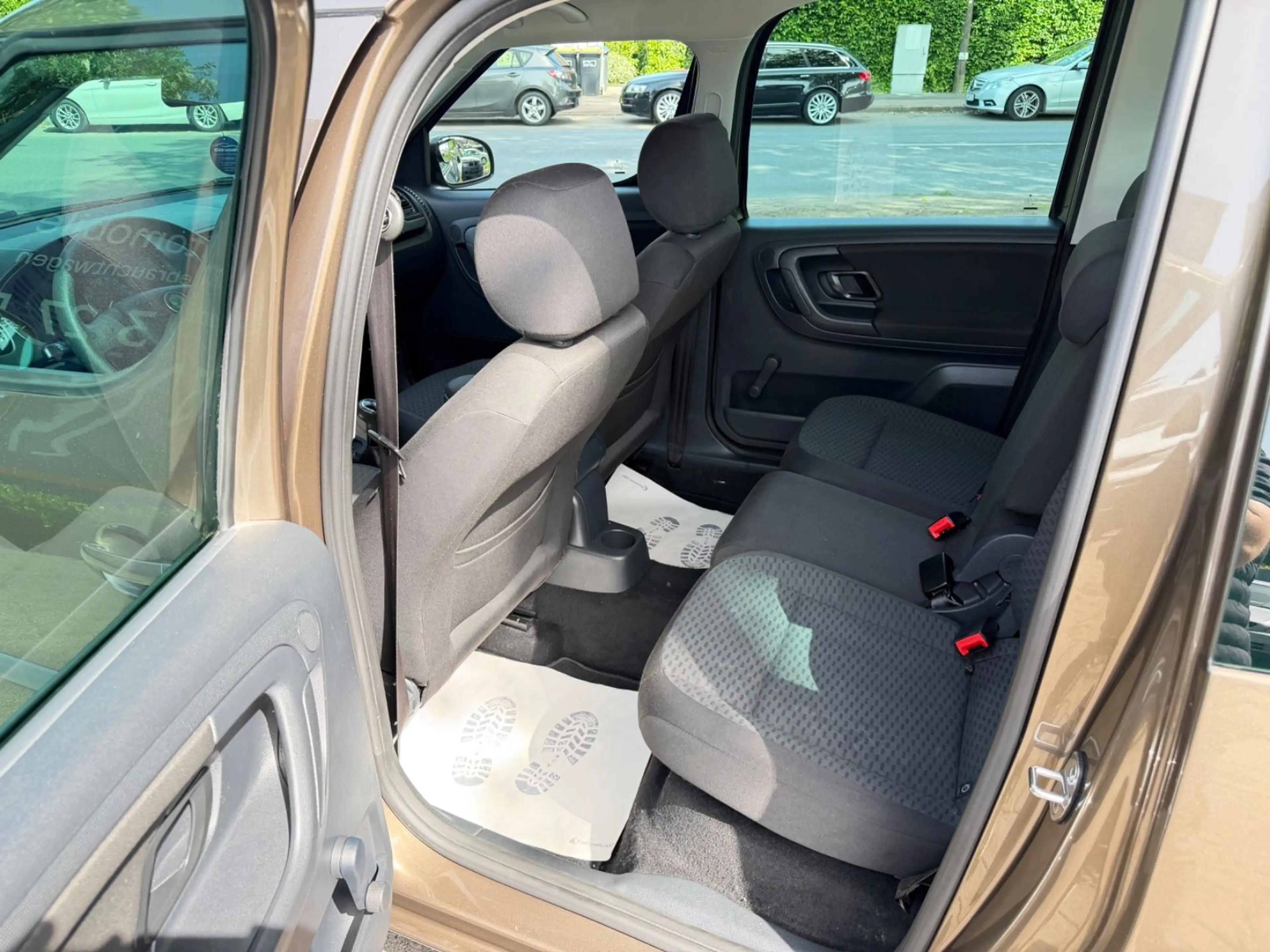 Skoda Roomster Ambition Plus Edition*KLIMATR*SHZ*PDC* — photo 13