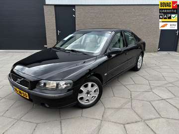 2.4 Edition|Zwart metallic |Sedan |