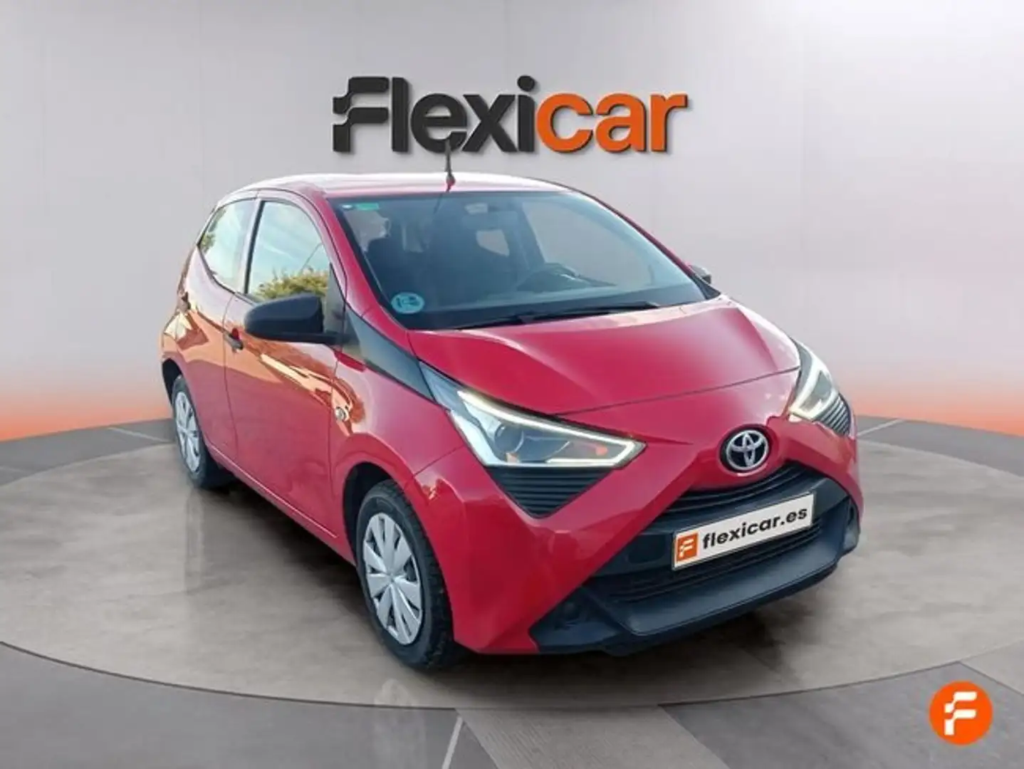 Toyota Aygo 70 x-play Rojo - 2
