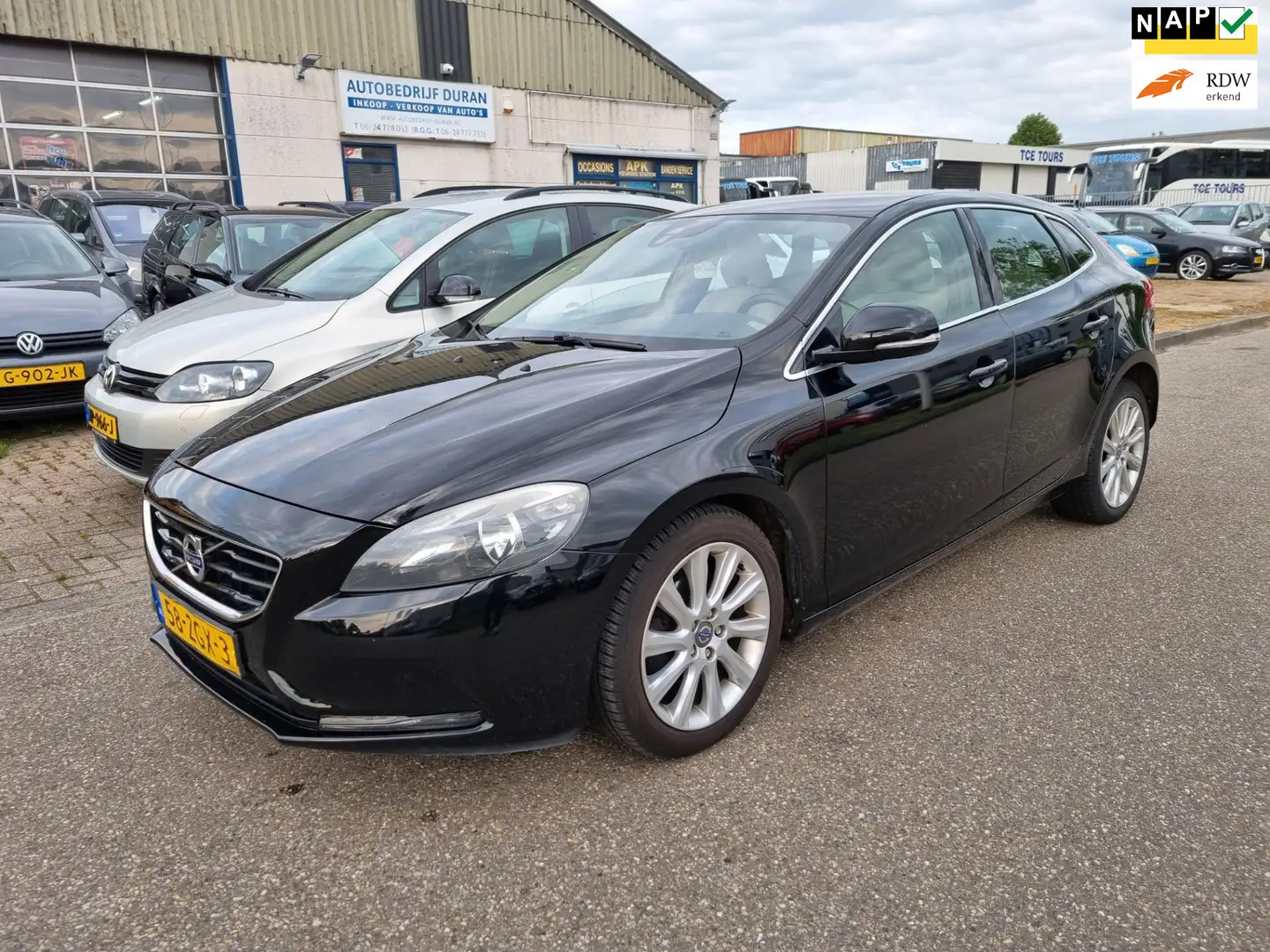 Volvo V40 1.6 D2 Momentum NAV.+ Clima Bj:2012 NAP! Negro - 1