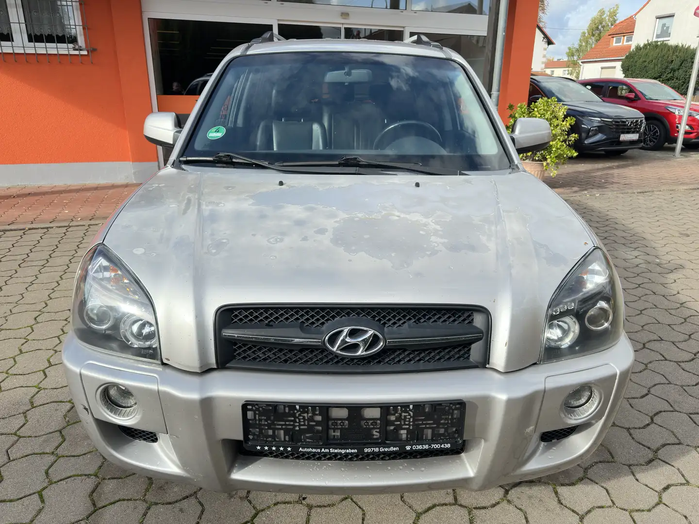 Hyundai TUCSON 2.0 GLS (4WD) * Allrad * Neuer Tüv * AHK * SHZ Gris - 2