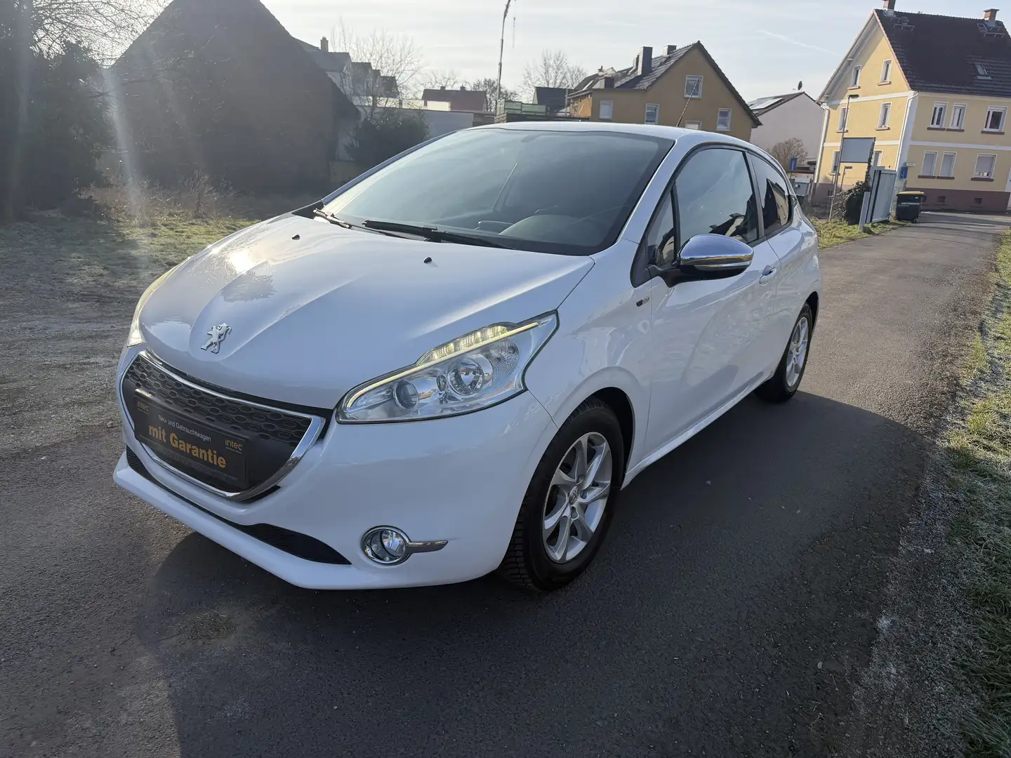 Peugeot 208 Style*PDC*SHZ*Bluetooth*ALU*HU/AU NEU*GARANTIE Weiß - 1