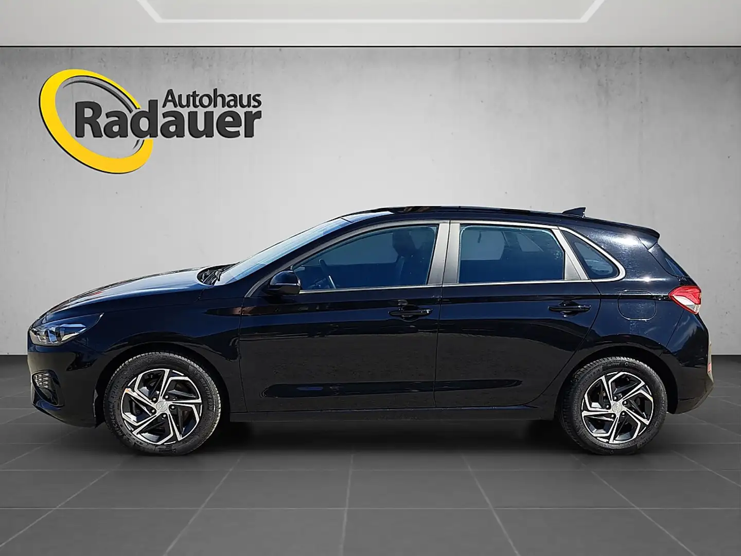 Hyundai i30 1,5 DPI GO Schwarz - 2