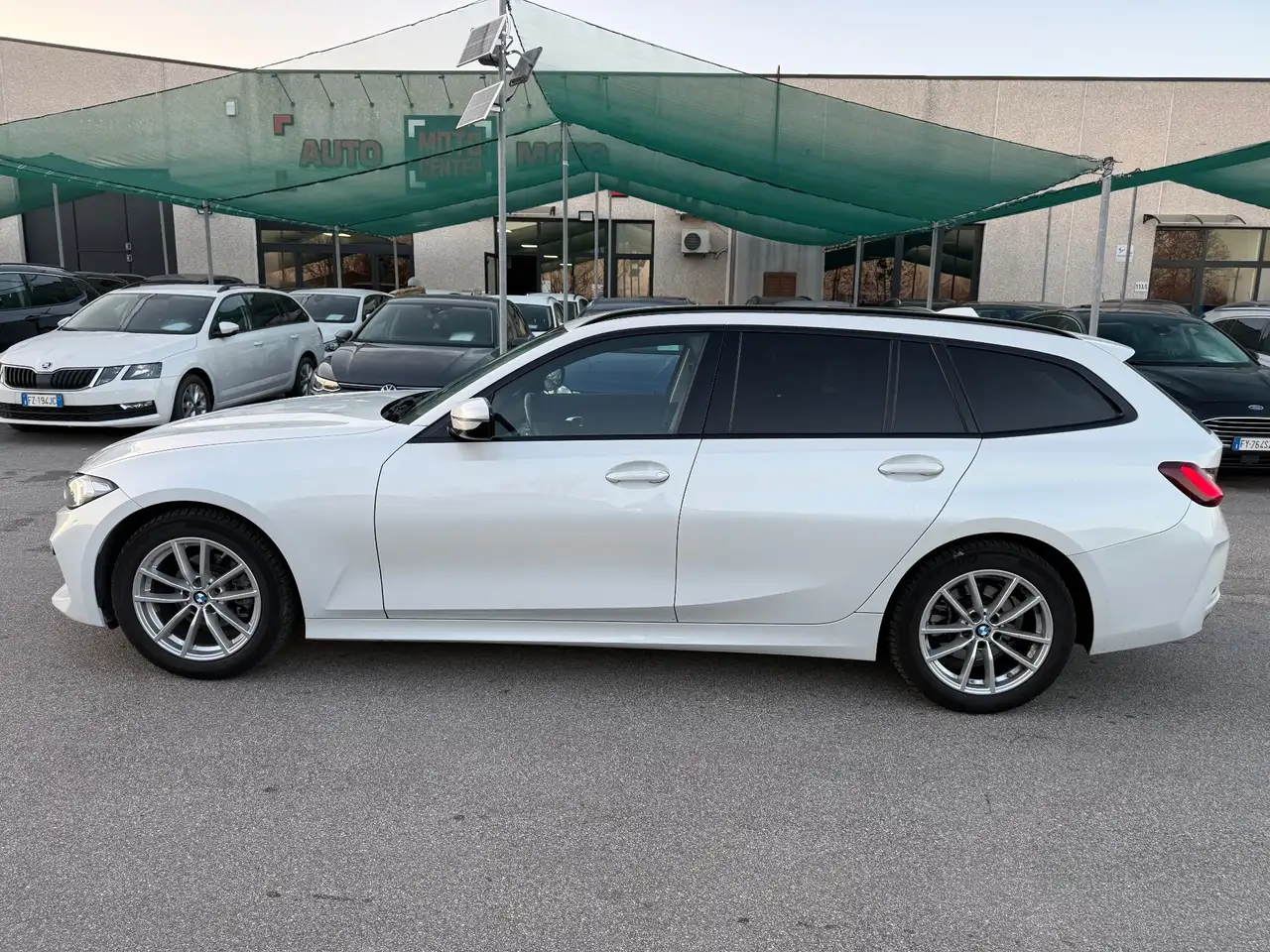 BMW 3 Series 318d 48V Touring Business Advantage, миниатюра 2