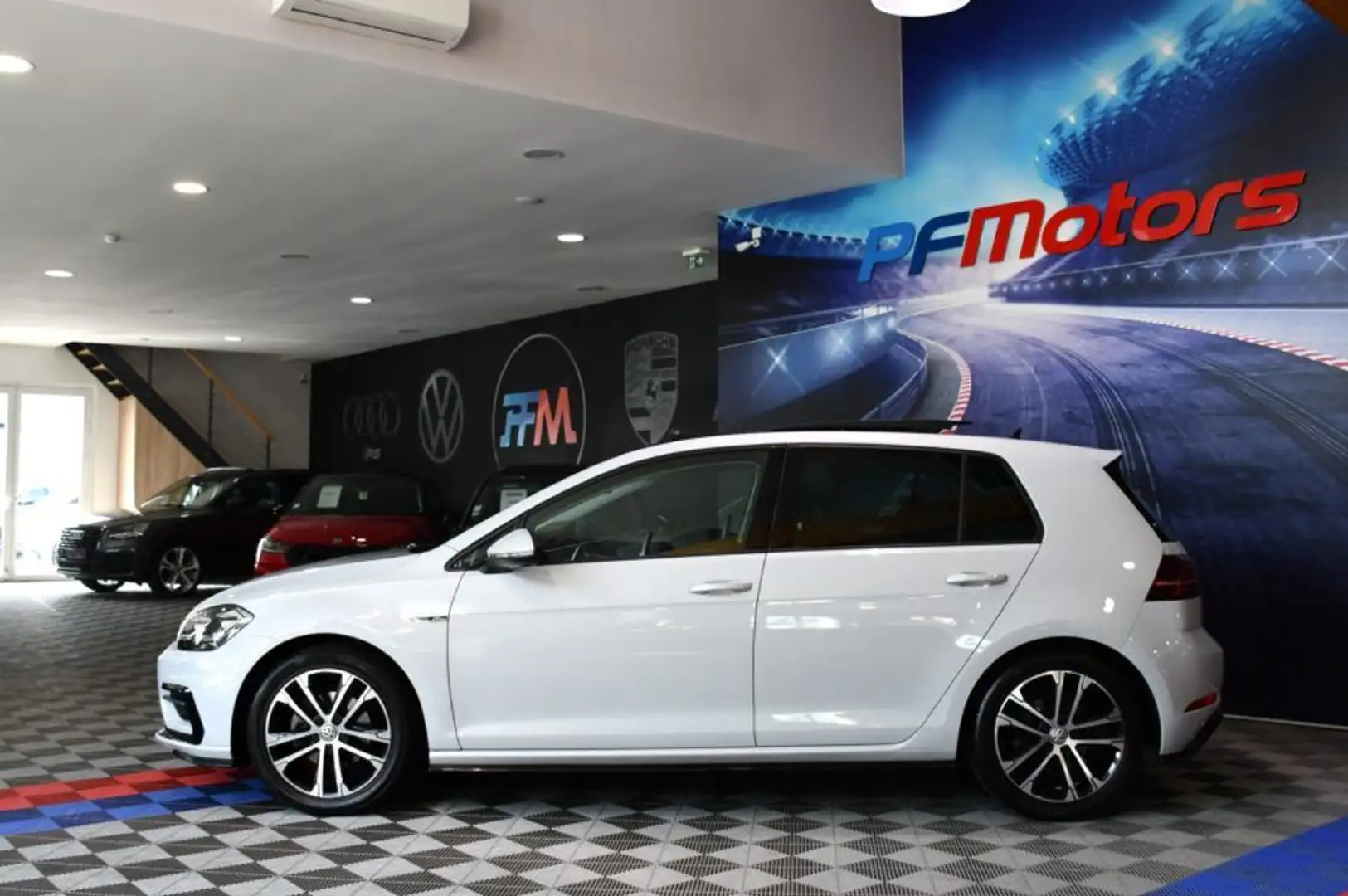 Volkswagen Golf 7 R-Line Carat 1.4 TSI 150 DSG GPS Cuir TO Keyless Blanco - 2