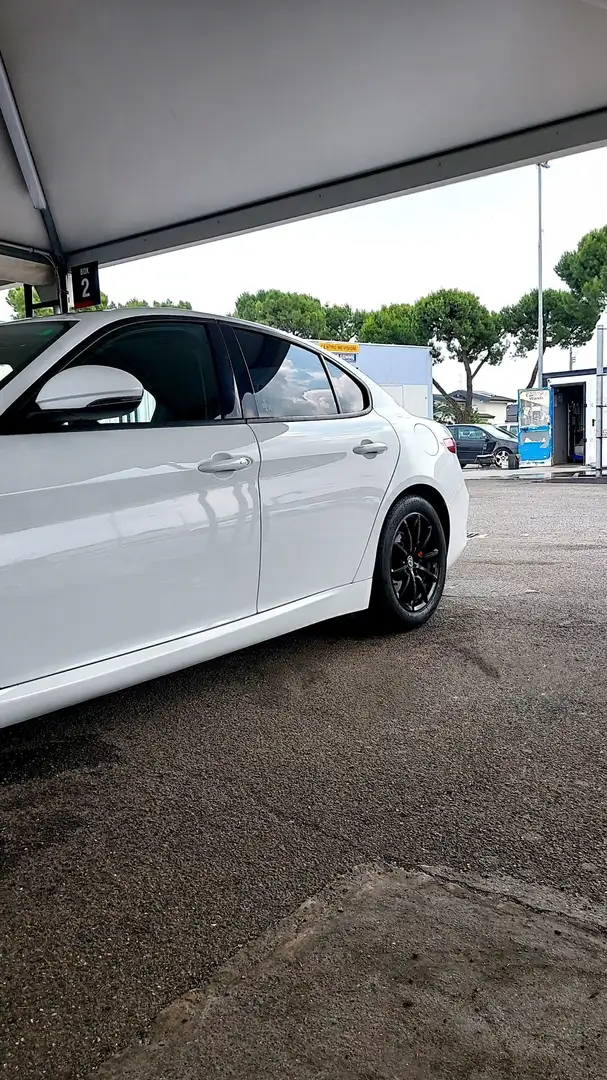 Alfa Romeo Giulia 2.2 t Business Launch Edition 150cv - 2