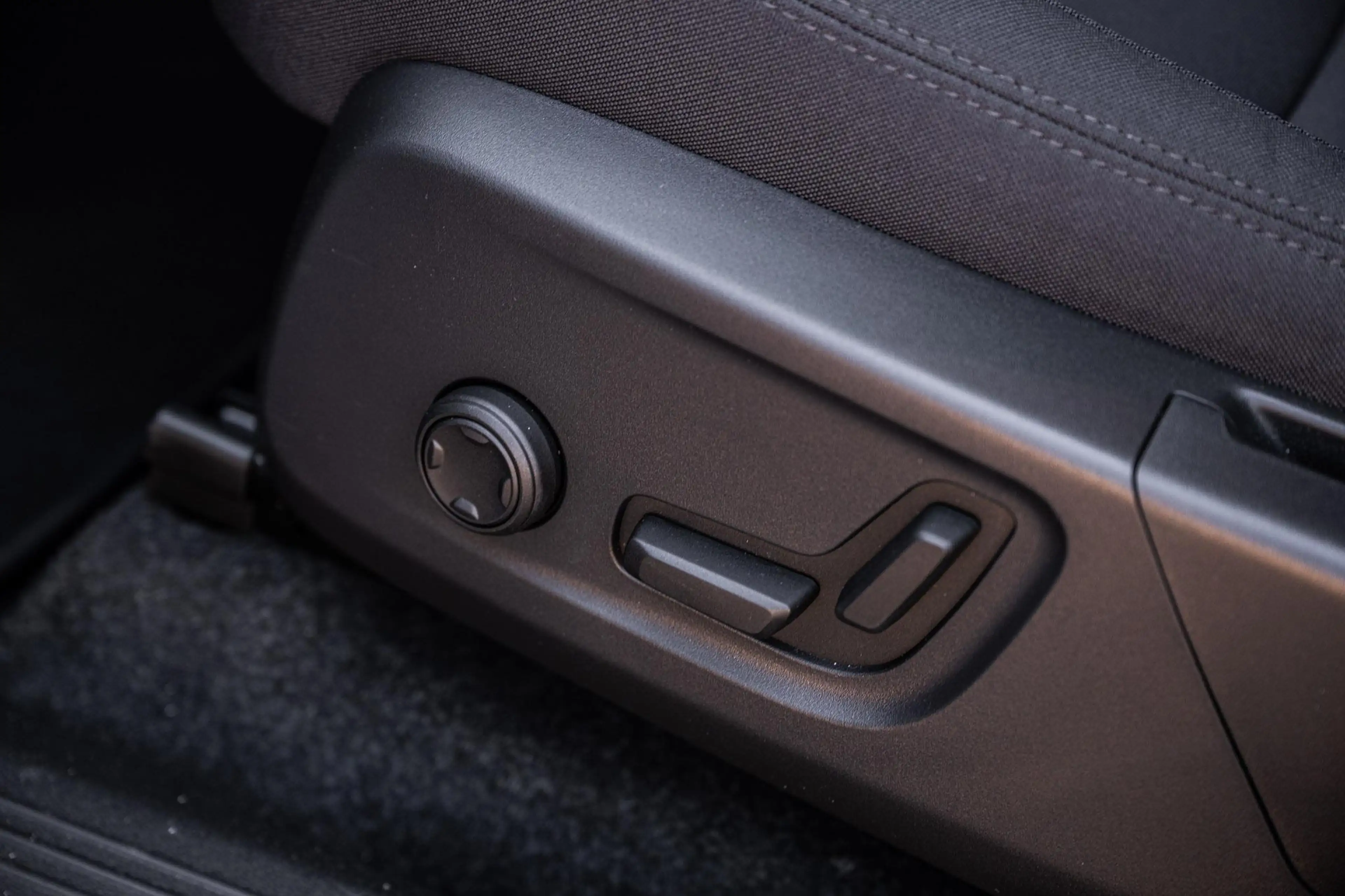 Volvo EX40 Single Motor Plus Europa 70 kWh | Adaptive Cruise — photo 8