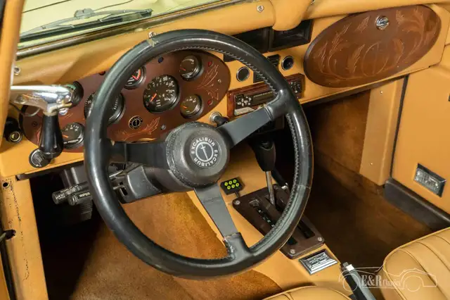 Oldtimer Excalibur view 11