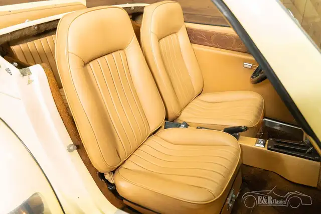 Oldtimer Excalibur view 7
