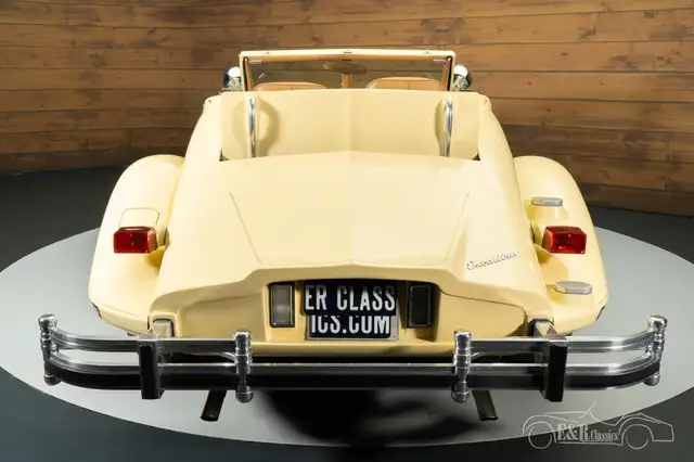 Oldtimer Excalibur view 6