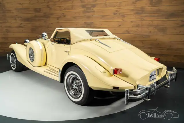 Oldtimer Excalibur view 13