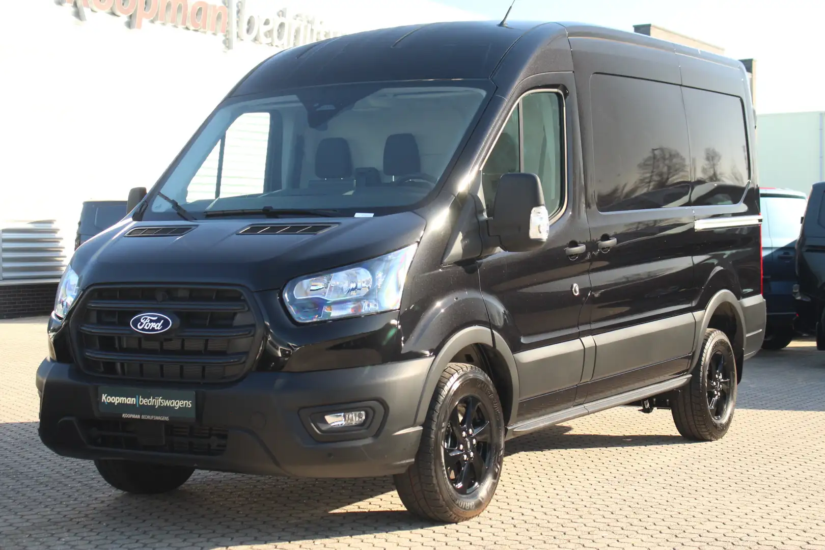 Ford Transit 350 2.0TDCI 165pk L2H2 Trend | Automaat | 2800kg t Zwart - 2