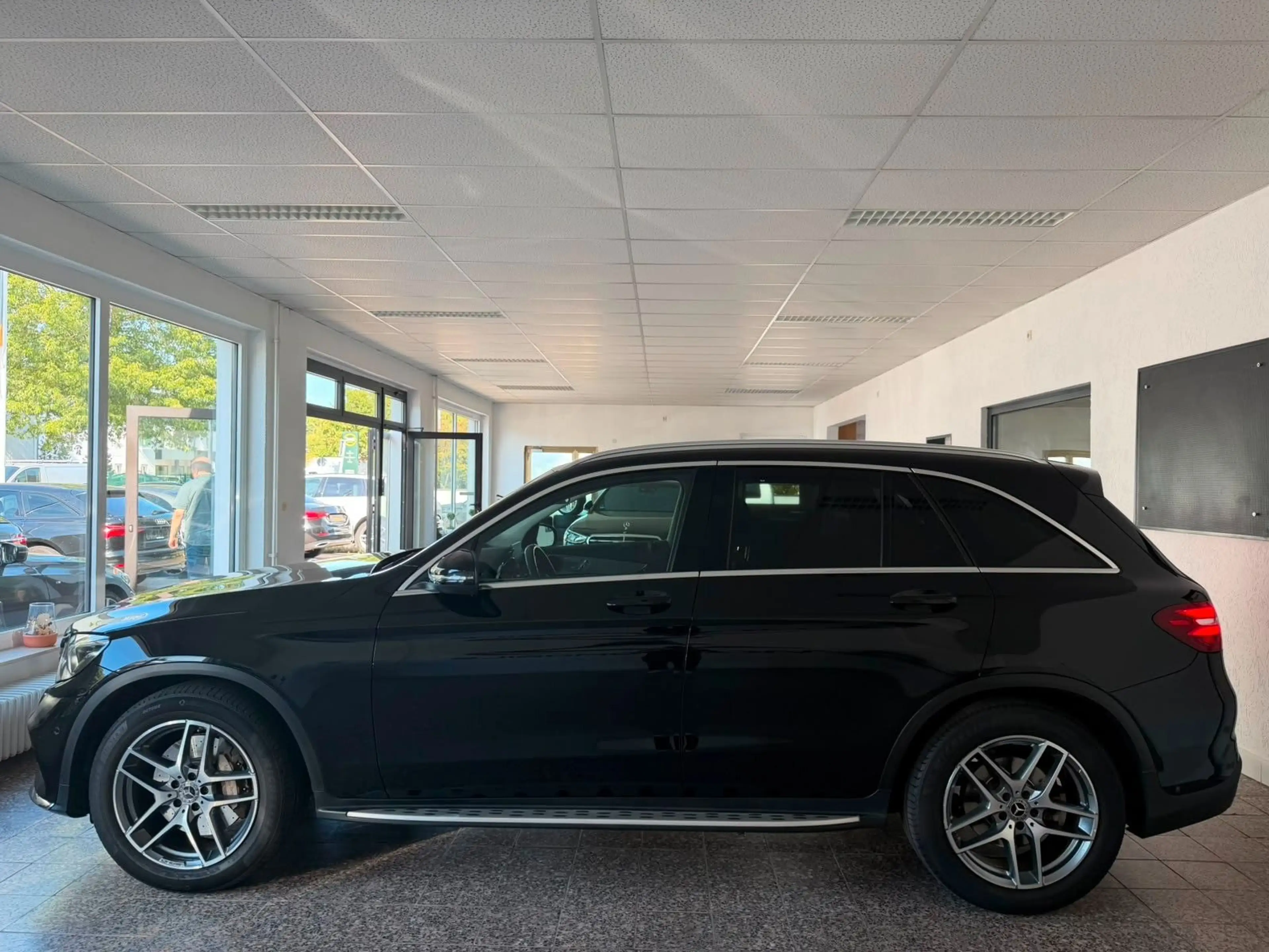 Mercedes-Benz GLC 250 d 4Matic AMG Pano Kamera LED ACC Leder — photo 4