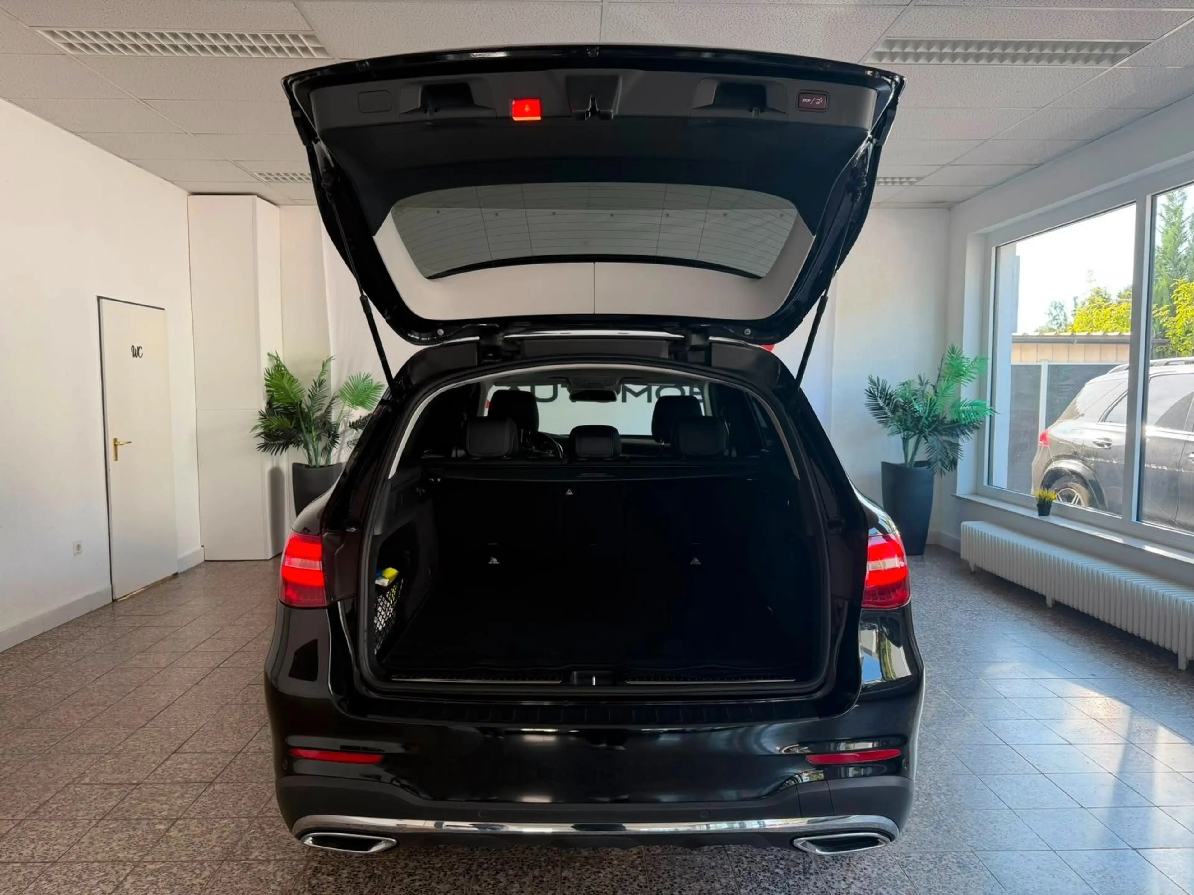 Mercedes-Benz GLC 250 d 4Matic AMG Pano Kamera LED ACC Leder — photo 7