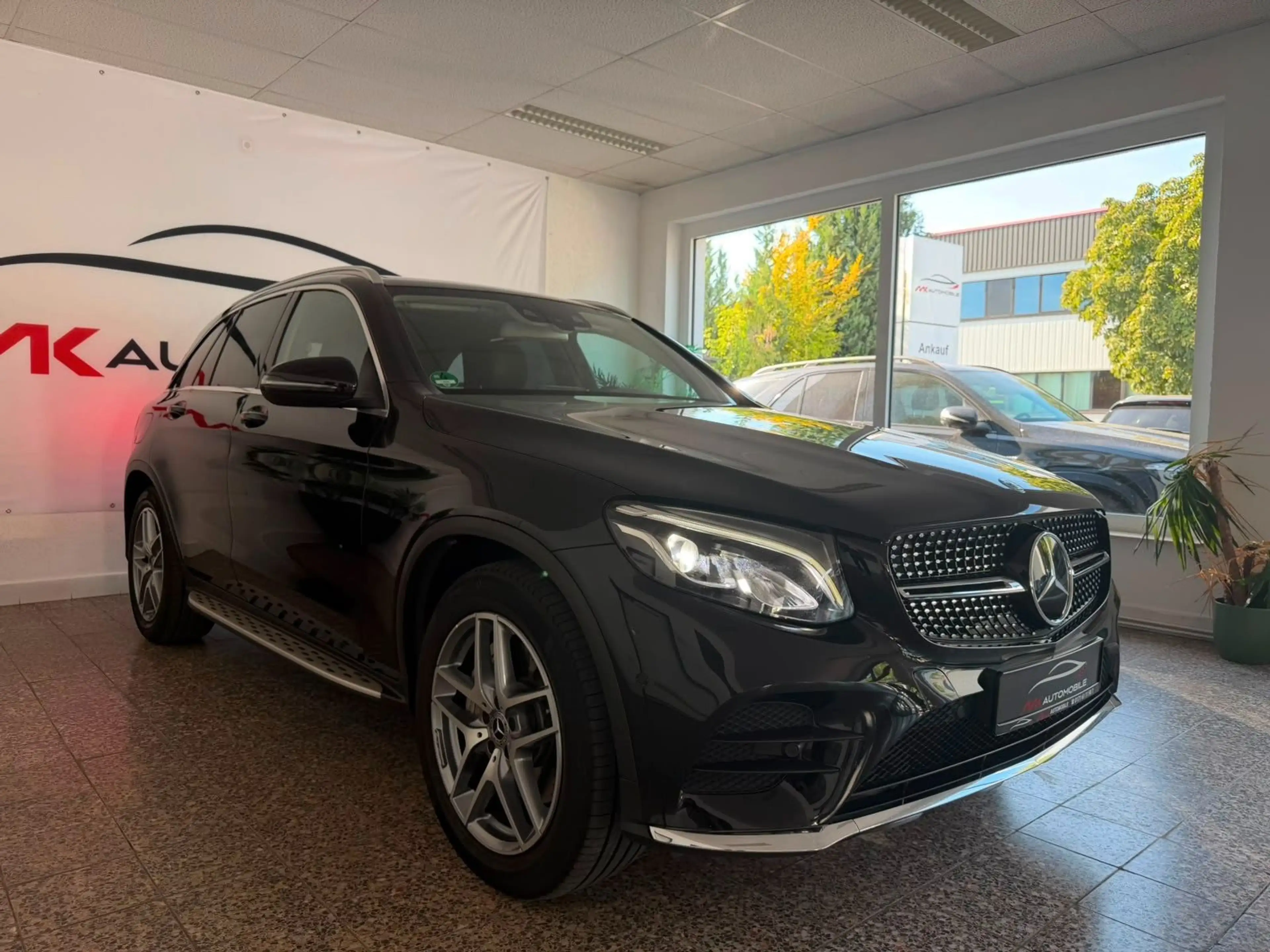 Mercedes-Benz GLC 250 d 4Matic AMG Pano Kamera LED ACC Leder — photo 10