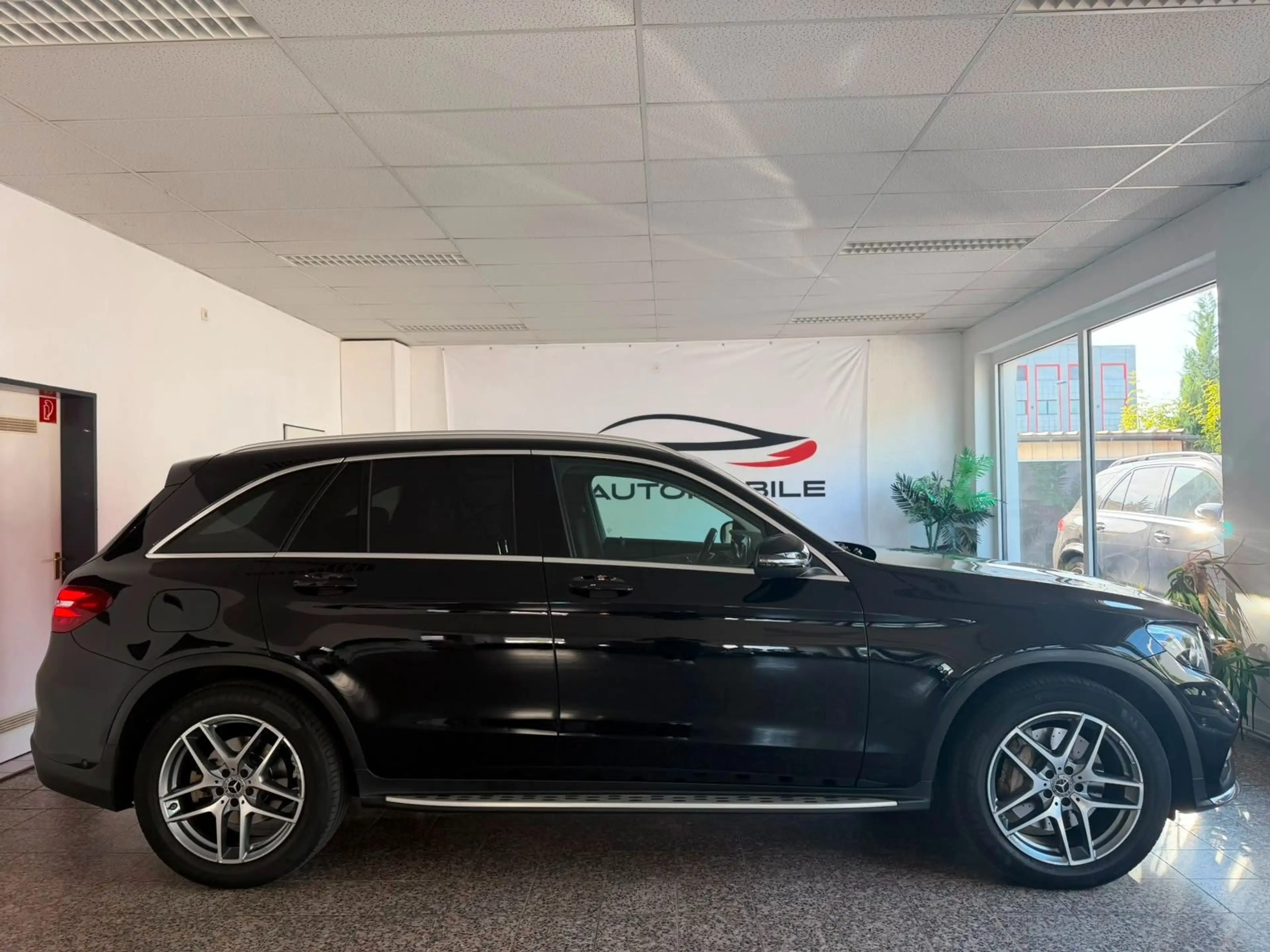 Mercedes-Benz GLC 250 d 4Matic AMG Pano Kamera LED ACC Leder — photo 9