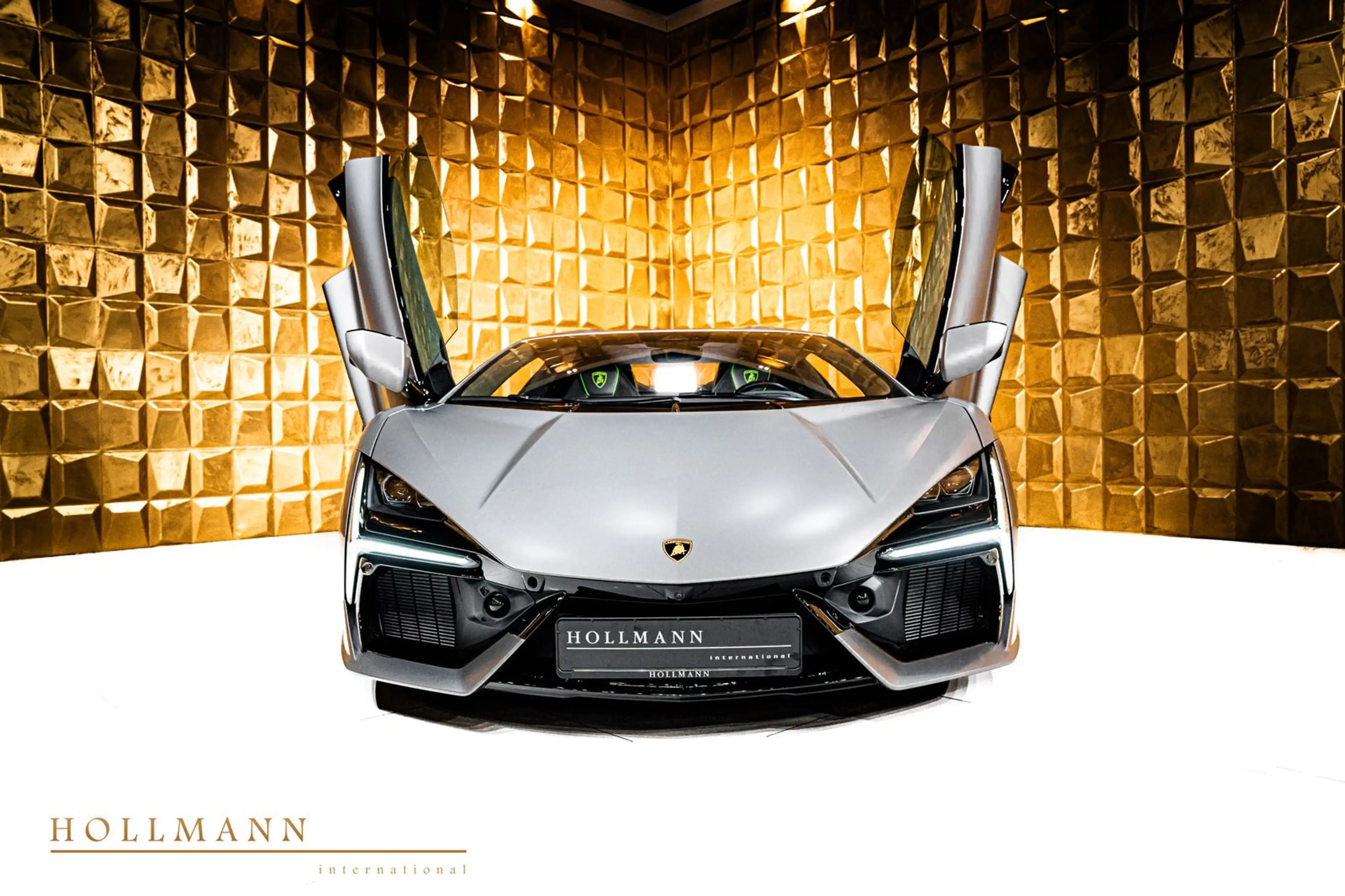 Lamborghini Revuelto +CARBON+PASSENGER DISPLAY+COMFORT SEATS — photo 10