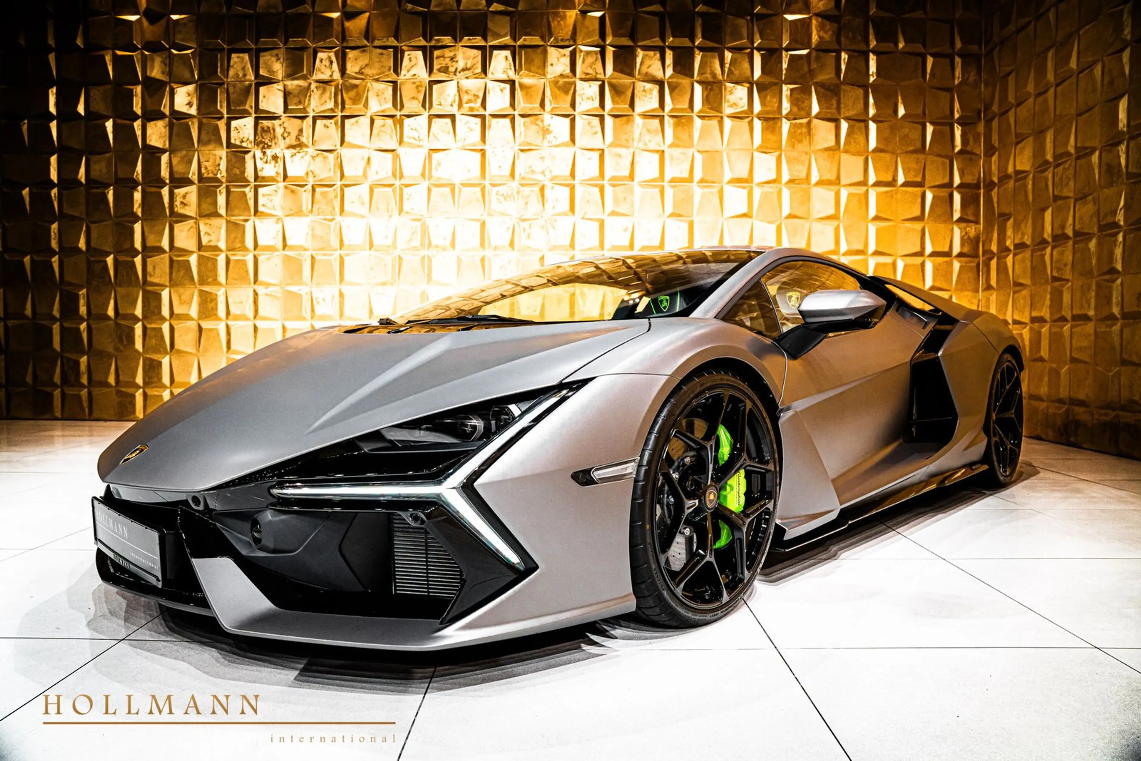 Lamborghini Revuelto +CARBON+PASSENGER DISPLAY+COMFORT SEATS — photo 8