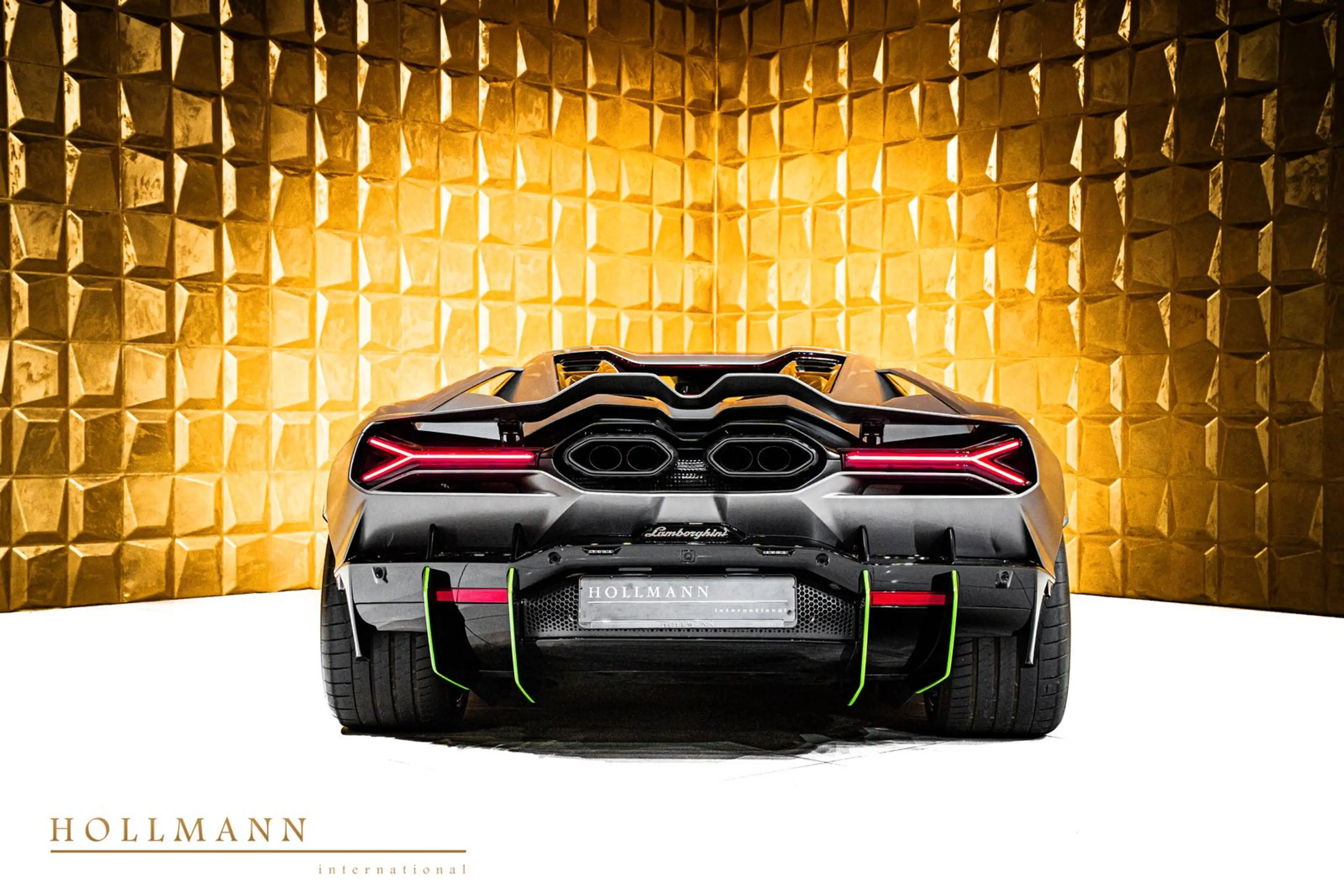 Lamborghini Revuelto +CARBON+PASSENGER DISPLAY+COMFORT SEATS — photo 4