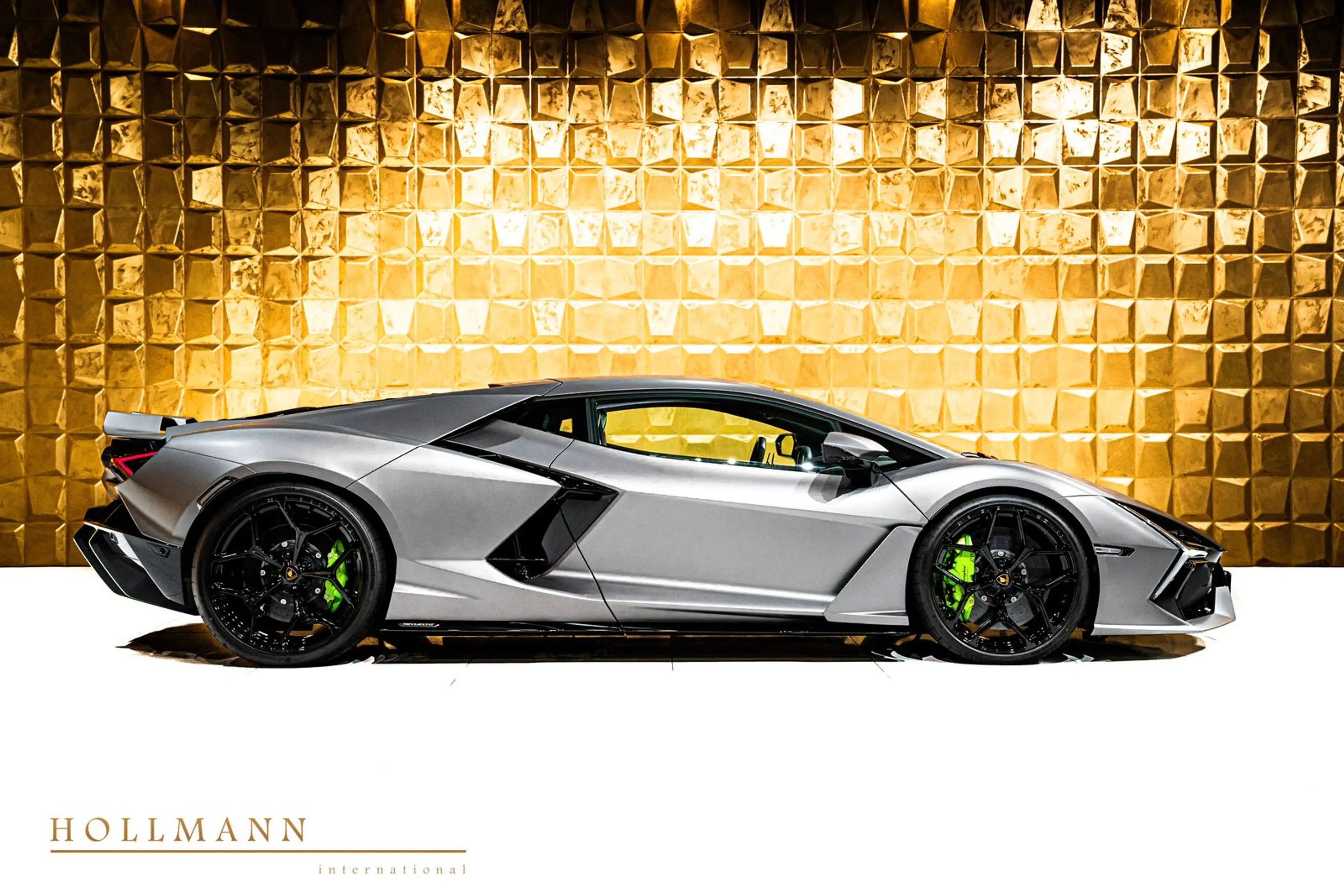 Lamborghini Revuelto +CARBON+PASSENGER DISPLAY+COMFORT SEATS — photo 14