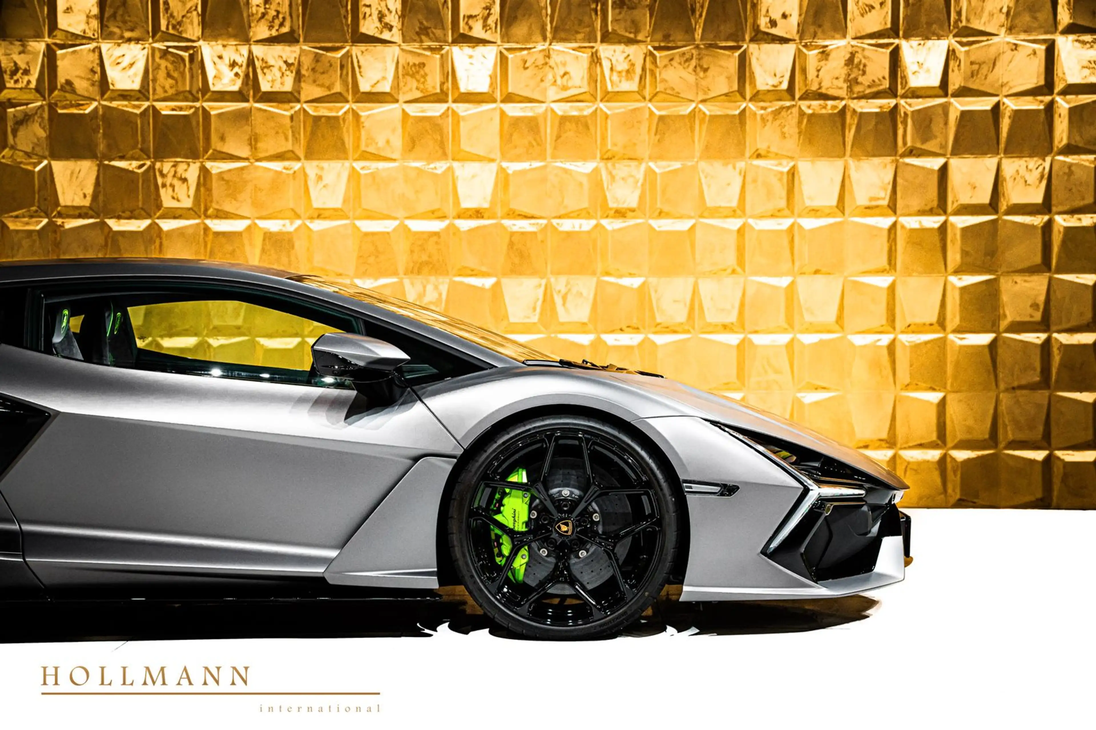 Lamborghini Revuelto +CARBON+PASSENGER DISPLAY+COMFORT SEATS — photo 13
