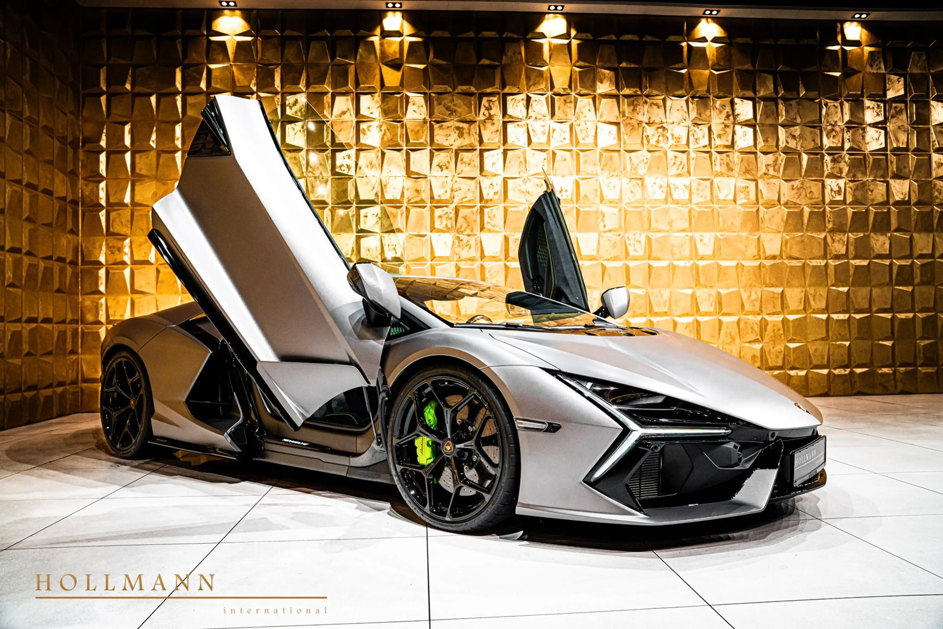 Lamborghini Revuelto +CARBON+PASSENGER DISPLAY+COMFORT SEATS — photo 11