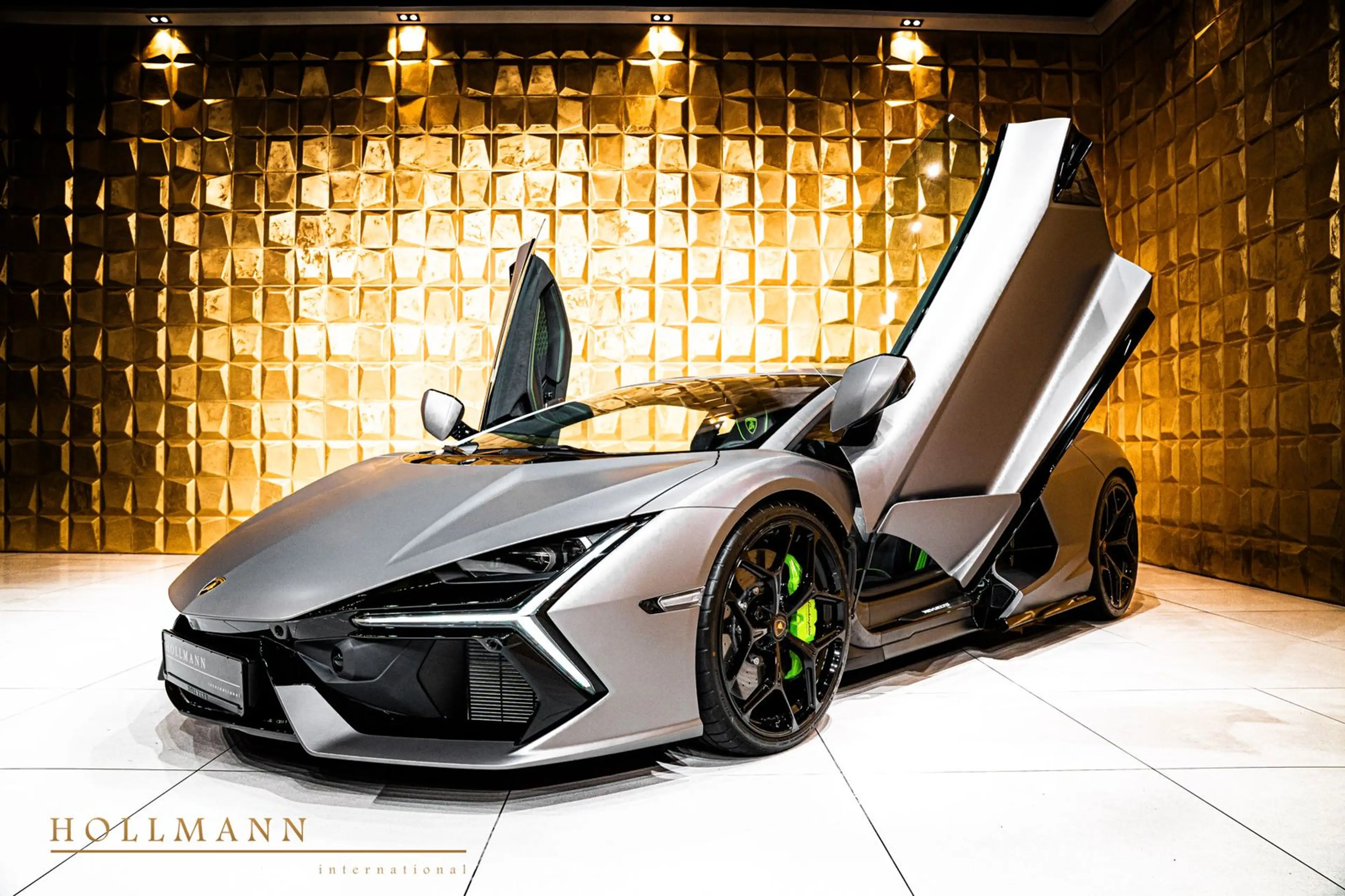 Lamborghini Revuelto +CARBON+PASSENGER DISPLAY+COMFORT SEATS — photo 9