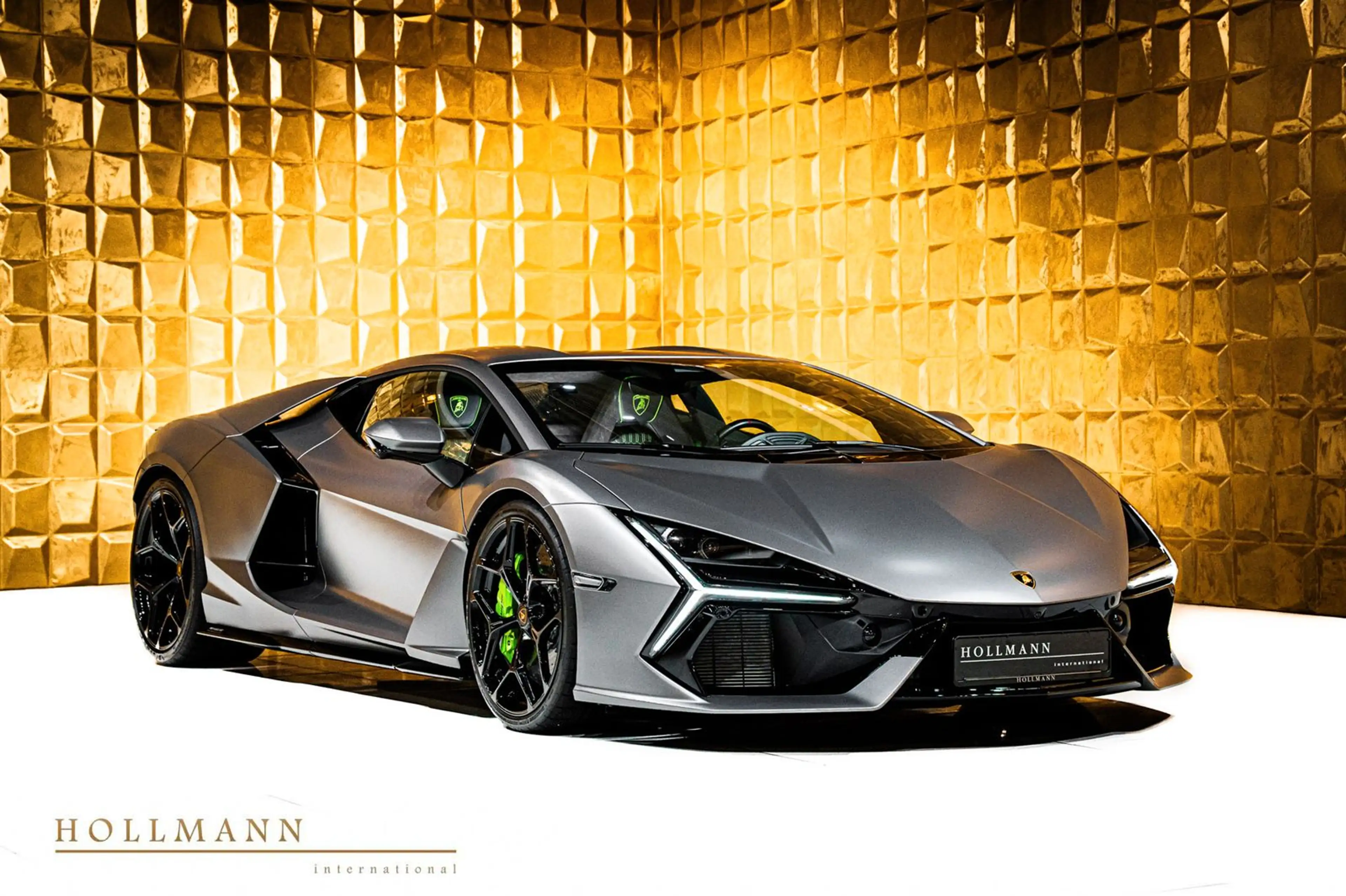 Lamborghini Revuelto +CARBON+PASSENGER DISPLAY+COMFORT SEATS