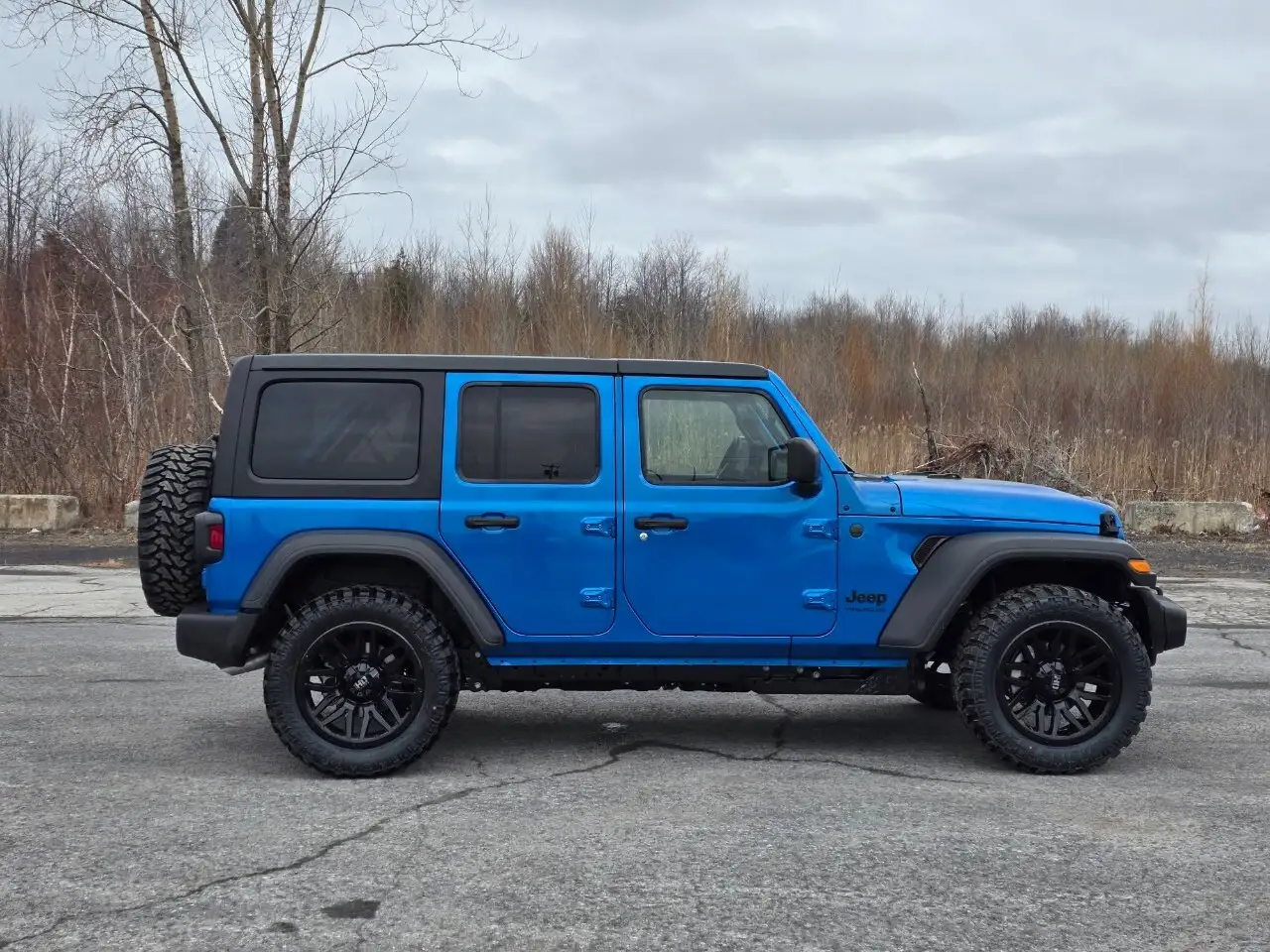 Jeep Wrangler снимка Jeep Wrangler