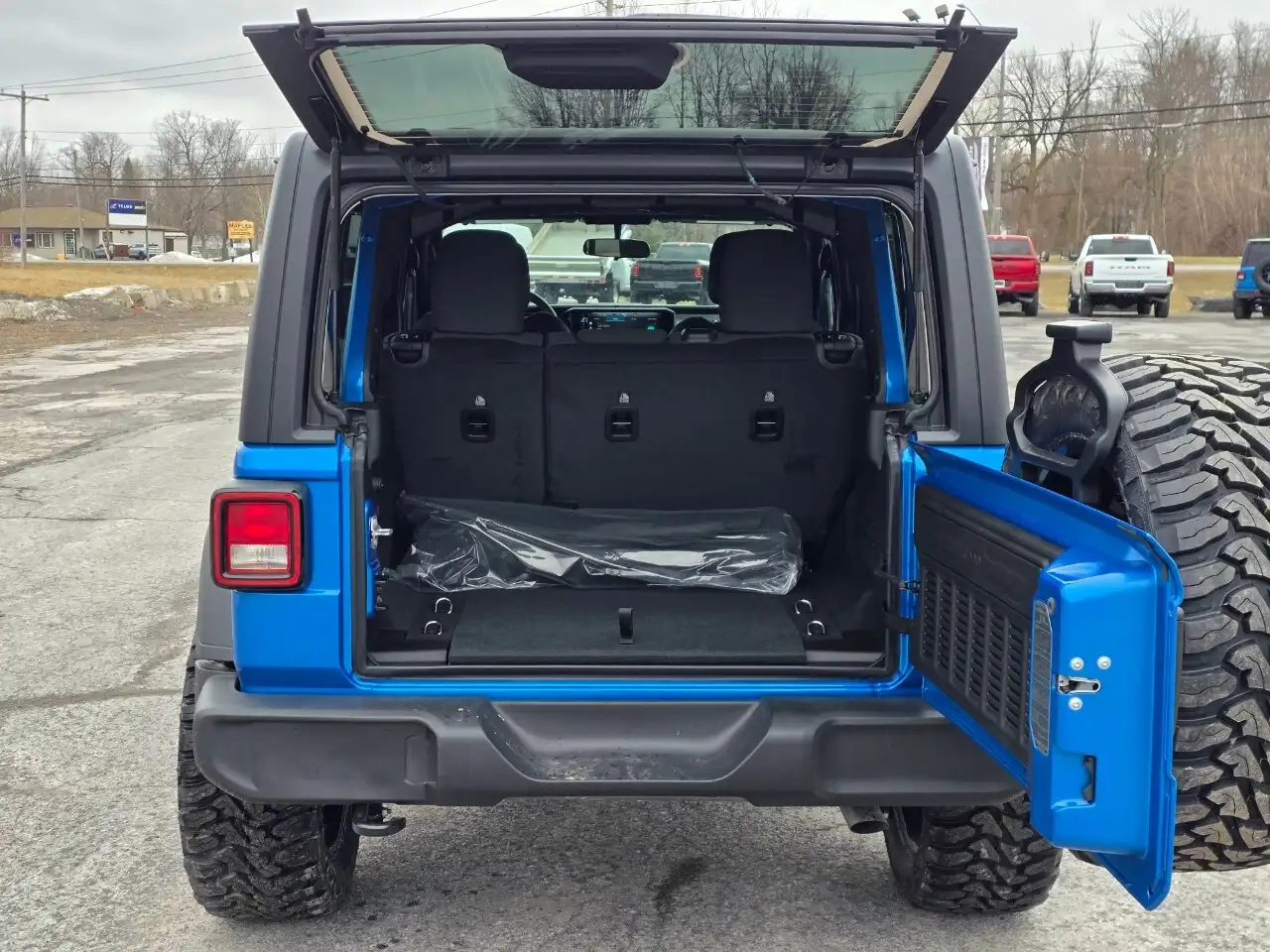 Jeep Wrangler снимка Jeep Wrangler