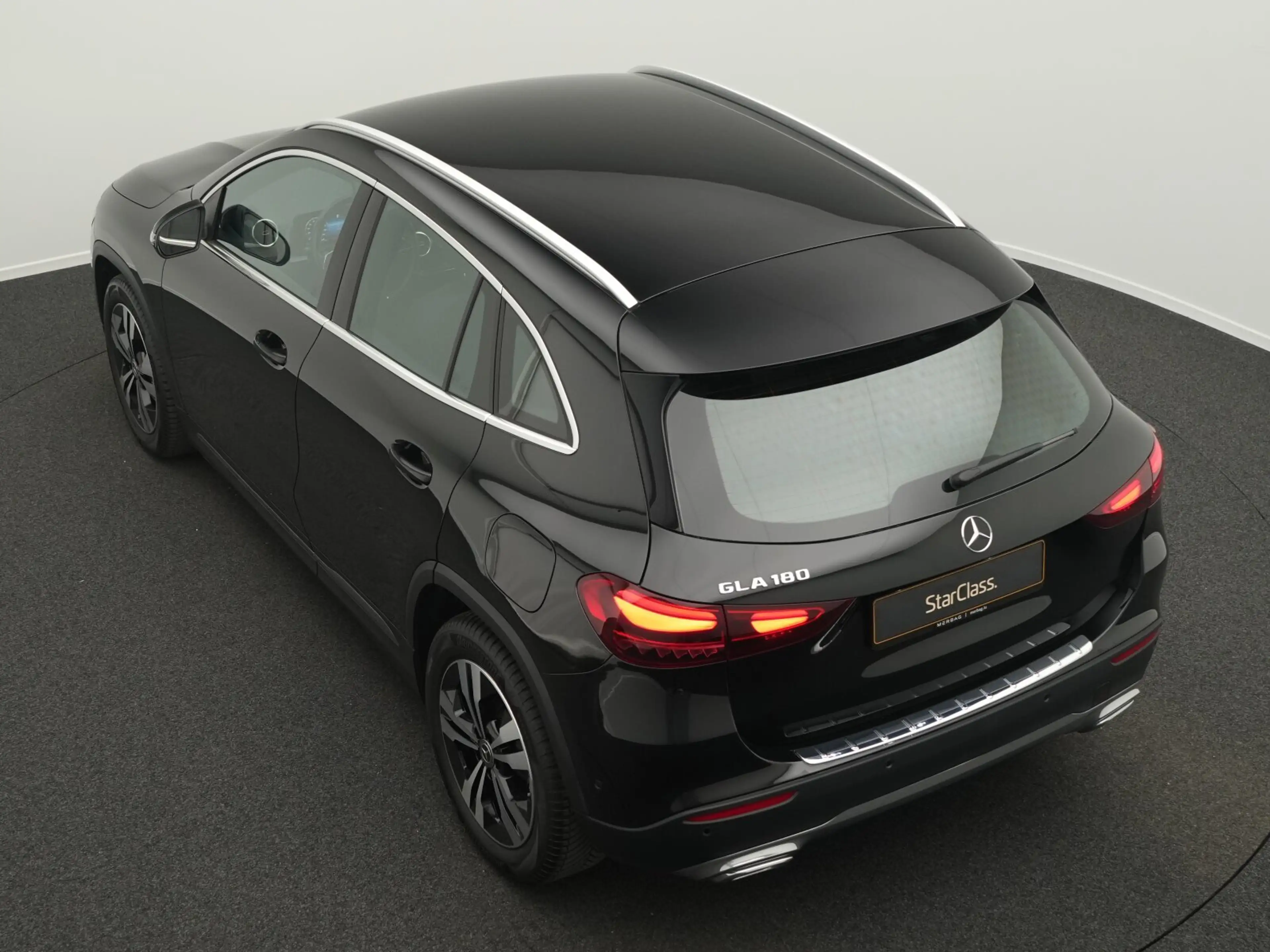 Mercedes-Benz GLA 180 GLA 180 Progressive LED+Kamera+EasyPack+Apple Navi — photo 13