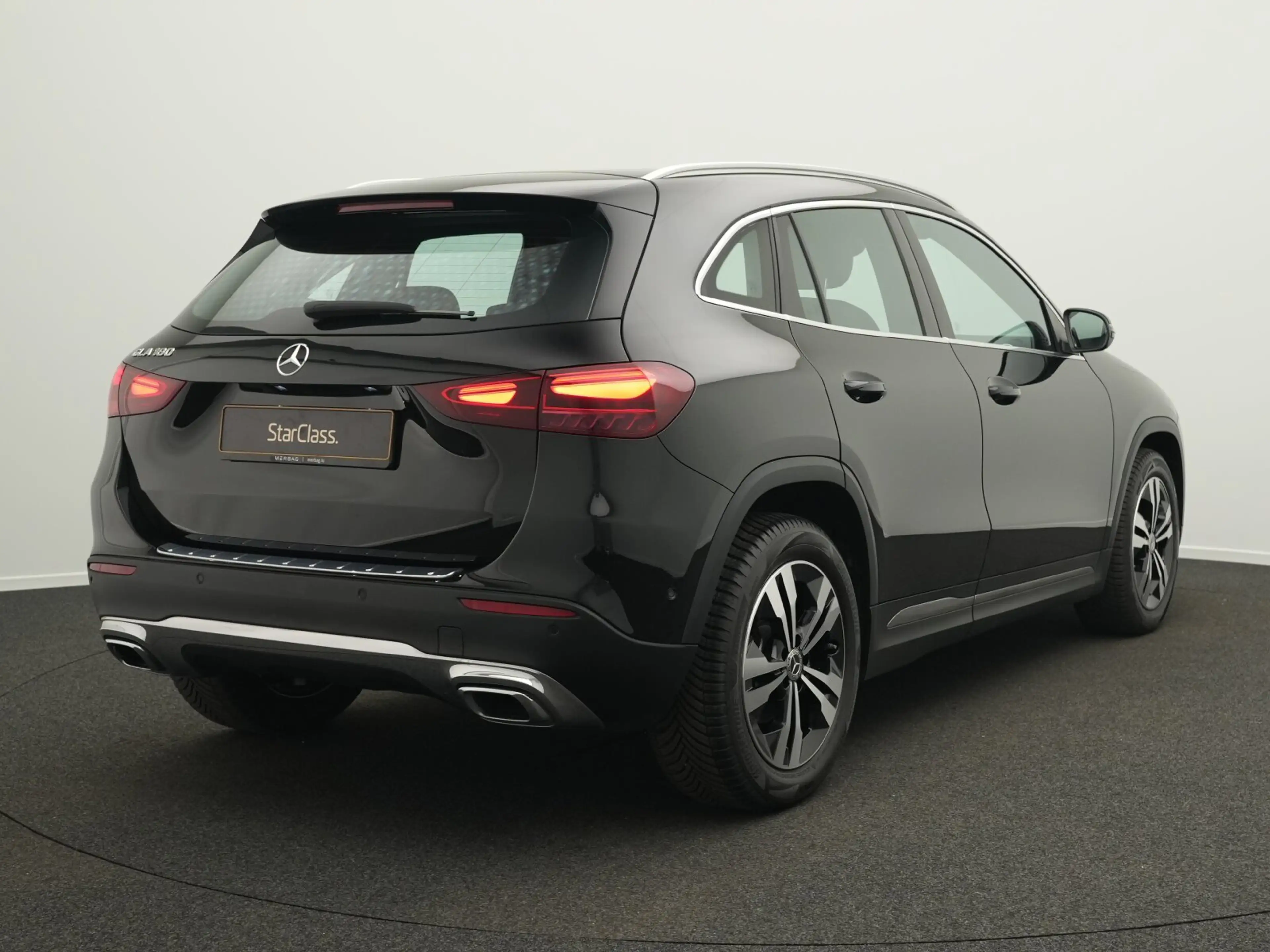 Mercedes-Benz GLA 180 GLA 180 Progressive LED+Kamera+EasyPack+Apple Navi — photo 3