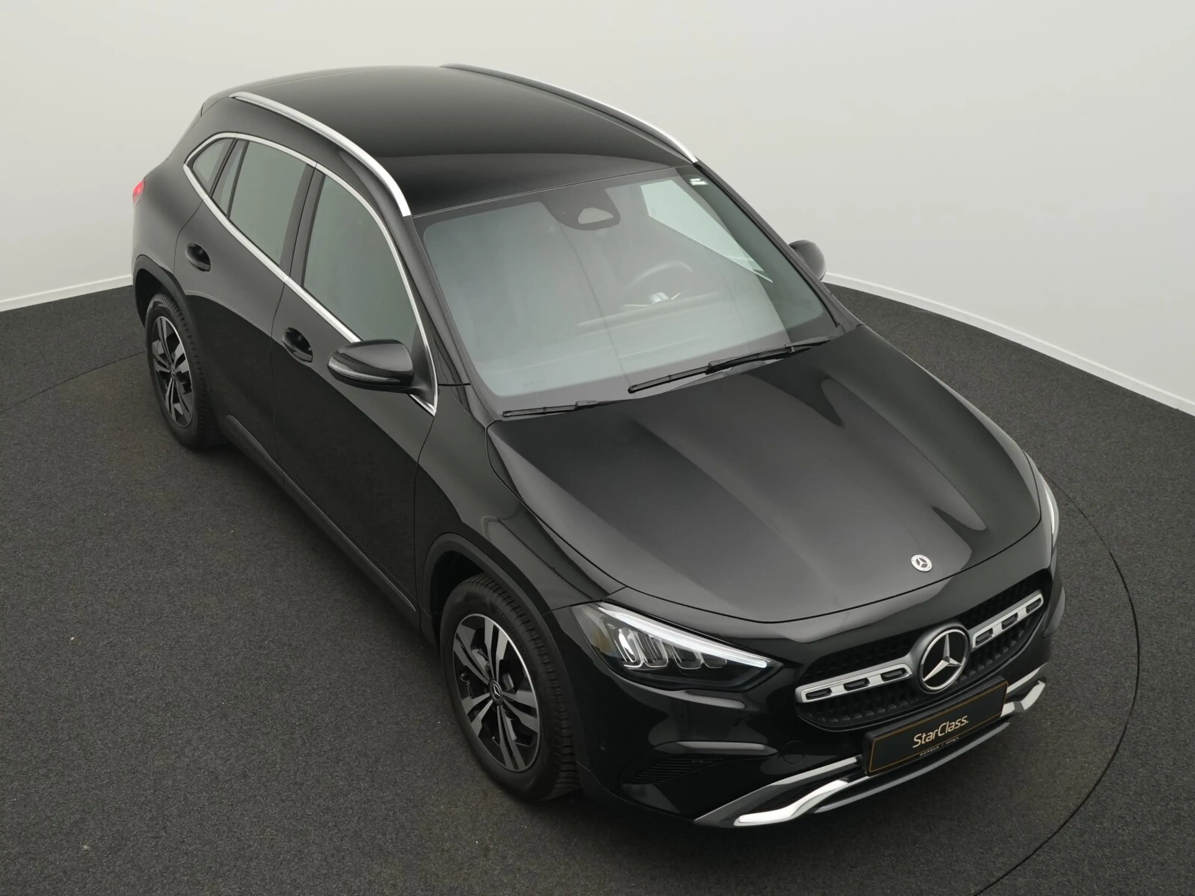 Mercedes-Benz GLA 180 GLA 180 Progressive LED+Kamera+EasyPack+Apple Navi — photo 12