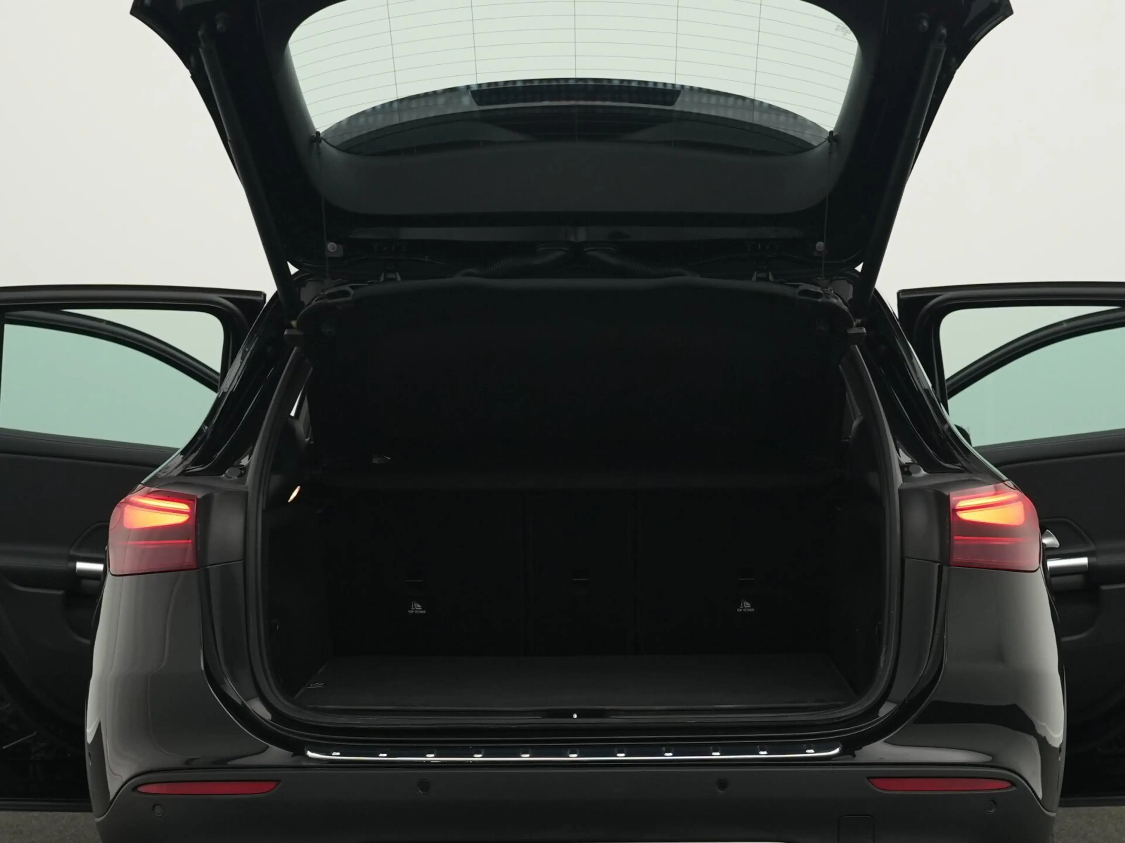 Mercedes-Benz GLA 180 GLA 180 Progressive LED+Kamera+EasyPack+Apple Navi — photo 17