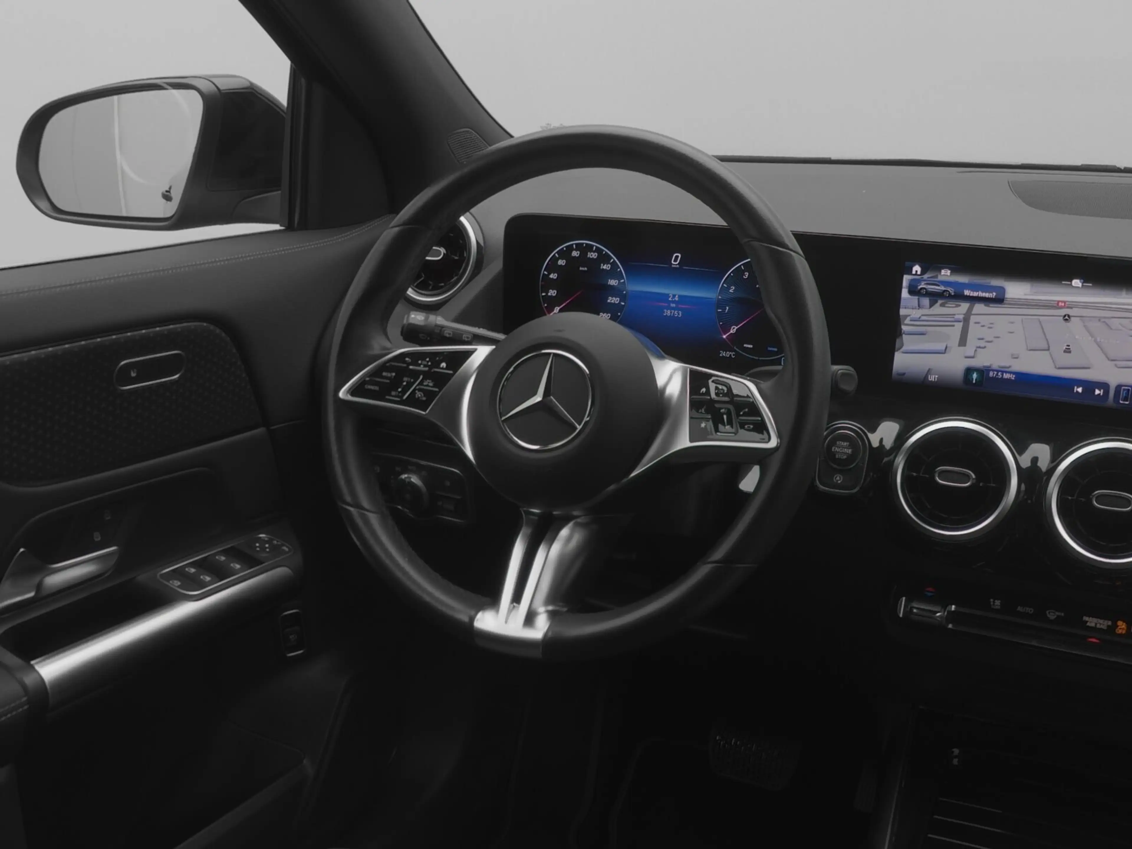 Mercedes-Benz GLA 180 GLA 180 Progressive LED+Kamera+EasyPack+Apple Navi — photo 19