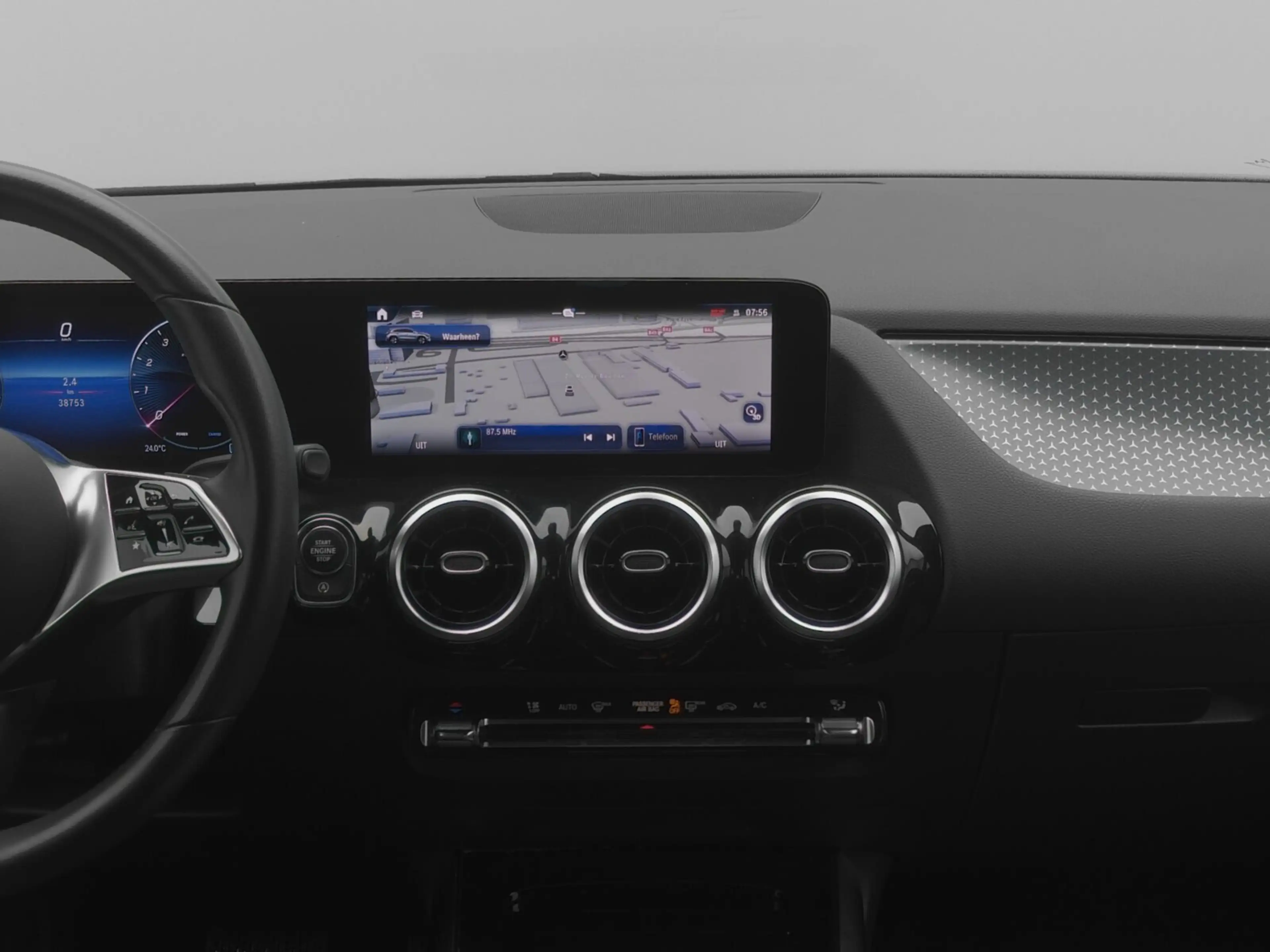 Mercedes-Benz GLA 180 GLA 180 Progressive LED+Kamera+EasyPack+Apple Navi — photo 20