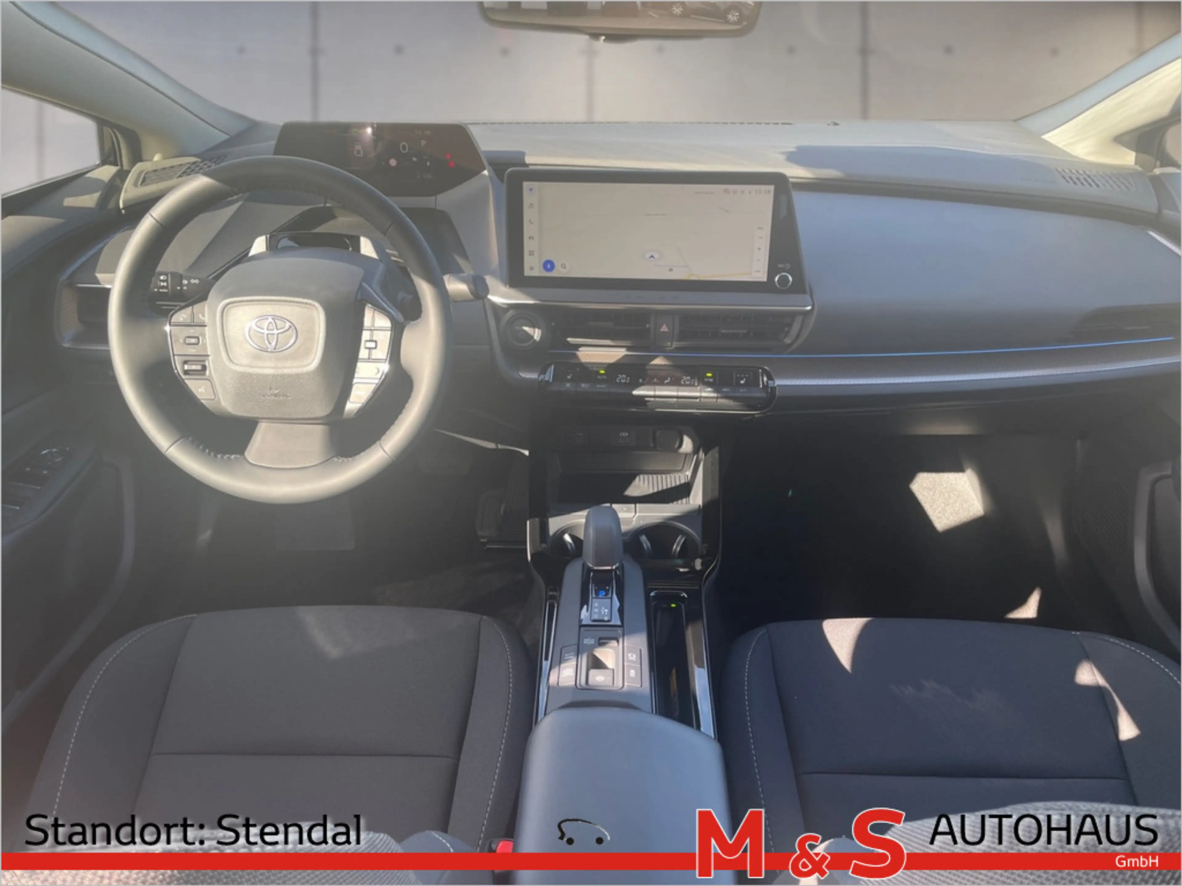 Toyota Prius 2.0 Plug-in Hybrid Executive — photo 11
