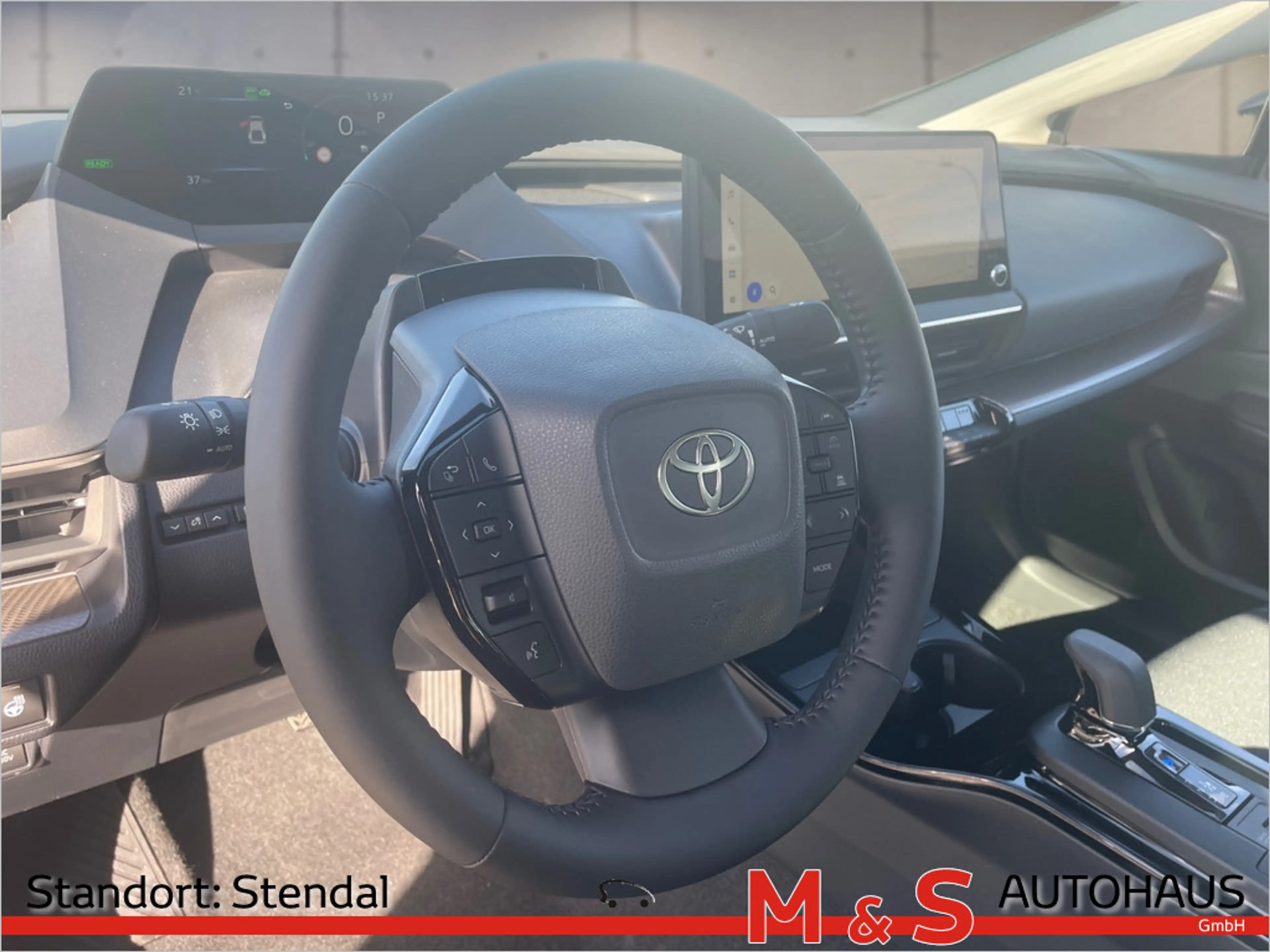 Toyota Prius 2.0 Plug-in Hybrid Executive — photo 10